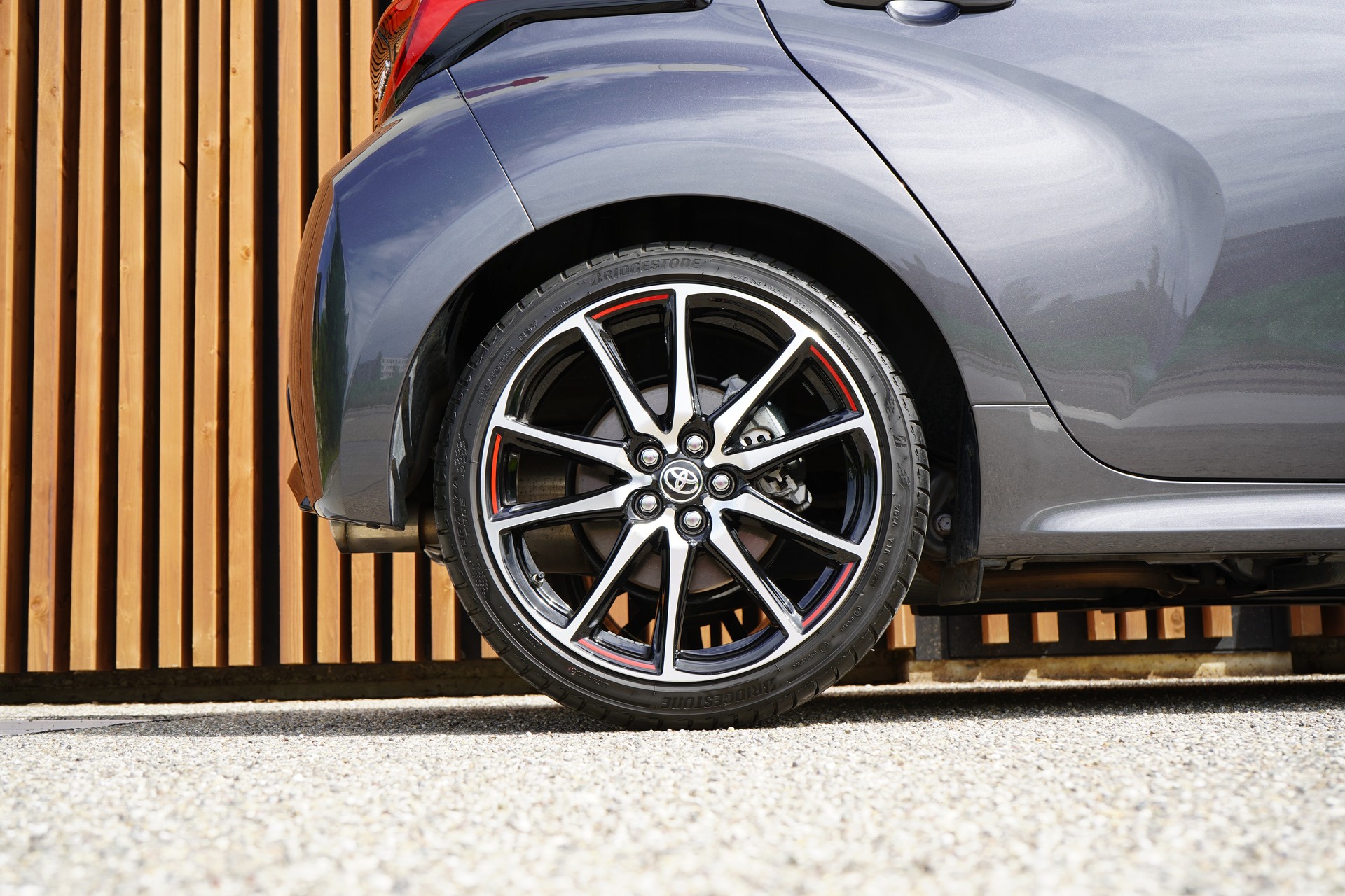 TOYOTA YARIS 1.5 GR SPORT E-CVT l 116 PS-image-19