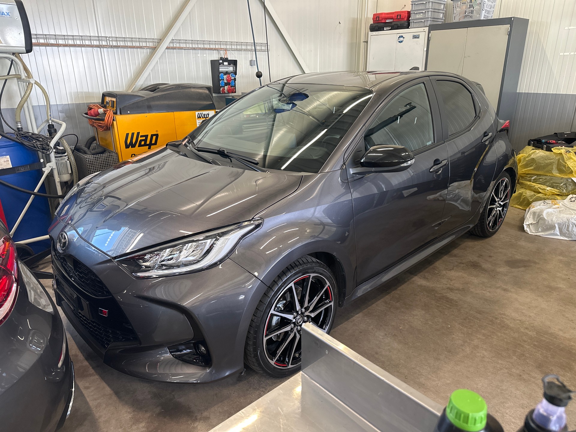 TOYOTA YARIS 1.5 GR SPORT E-CVT l 116 PS-image-1