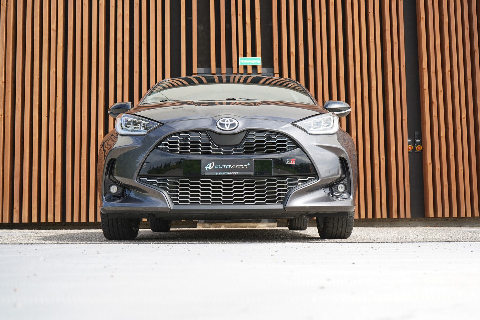 TOYOTA YARIS 1.5 GR SPORT E-CVT l 116 PS-image-14