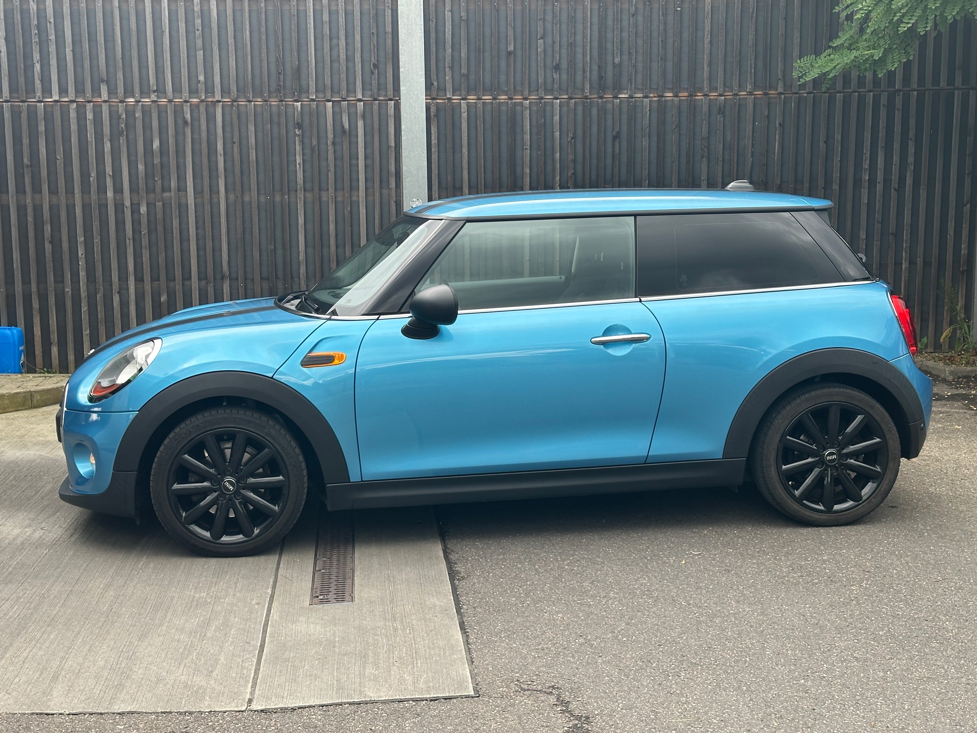 MINI 1.2i One First/ Frisch ab Service Tip Top!!-image-1