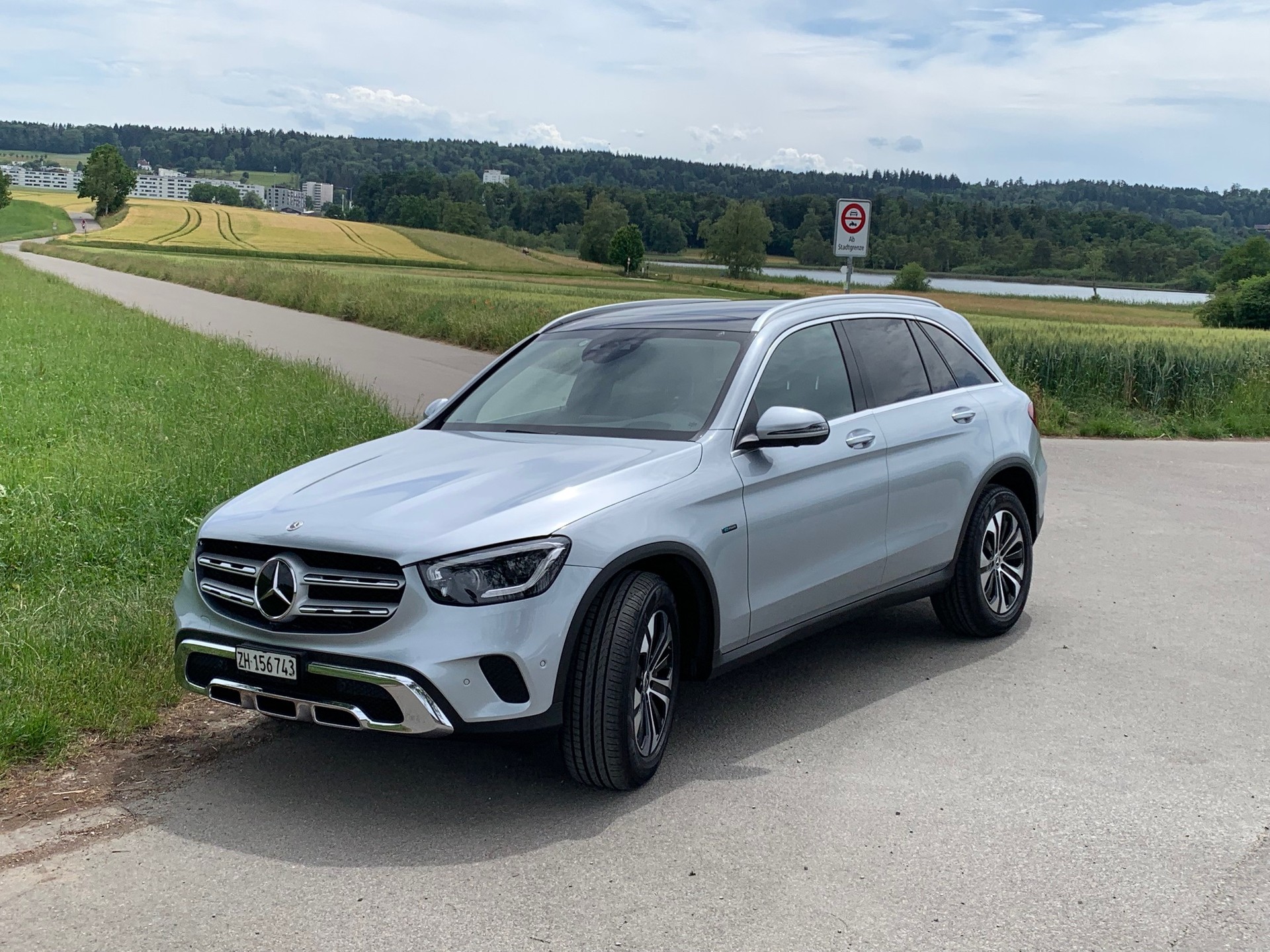 MERCEDES-BENZ GLC300e 4-Matic-image-0