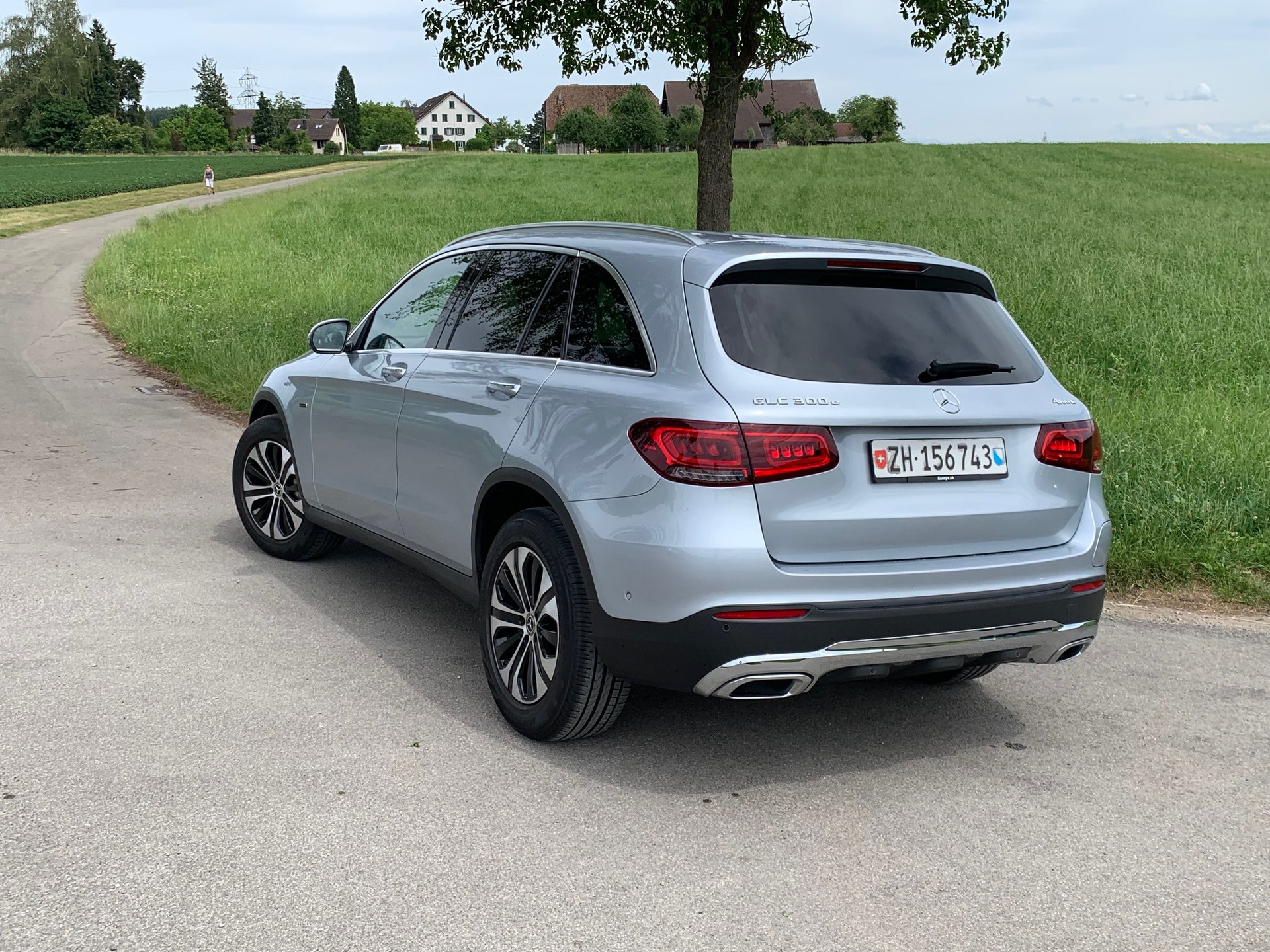 MERCEDES-BENZ GLC300e 4-Matic-image-1