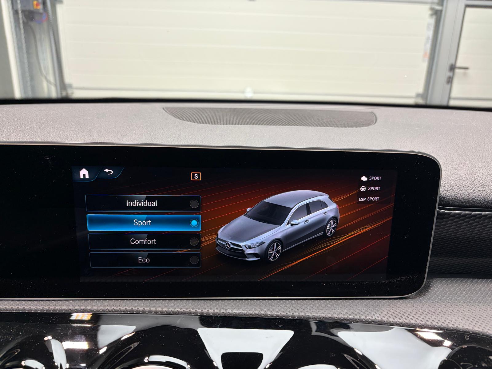 MERCEDES-BENZ A 200 Progressive 7G-DCT - Attelage-image-24