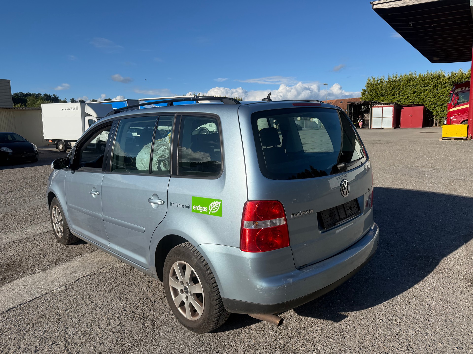 VW Touran 2.0 EcoFuel Trendline-image-2