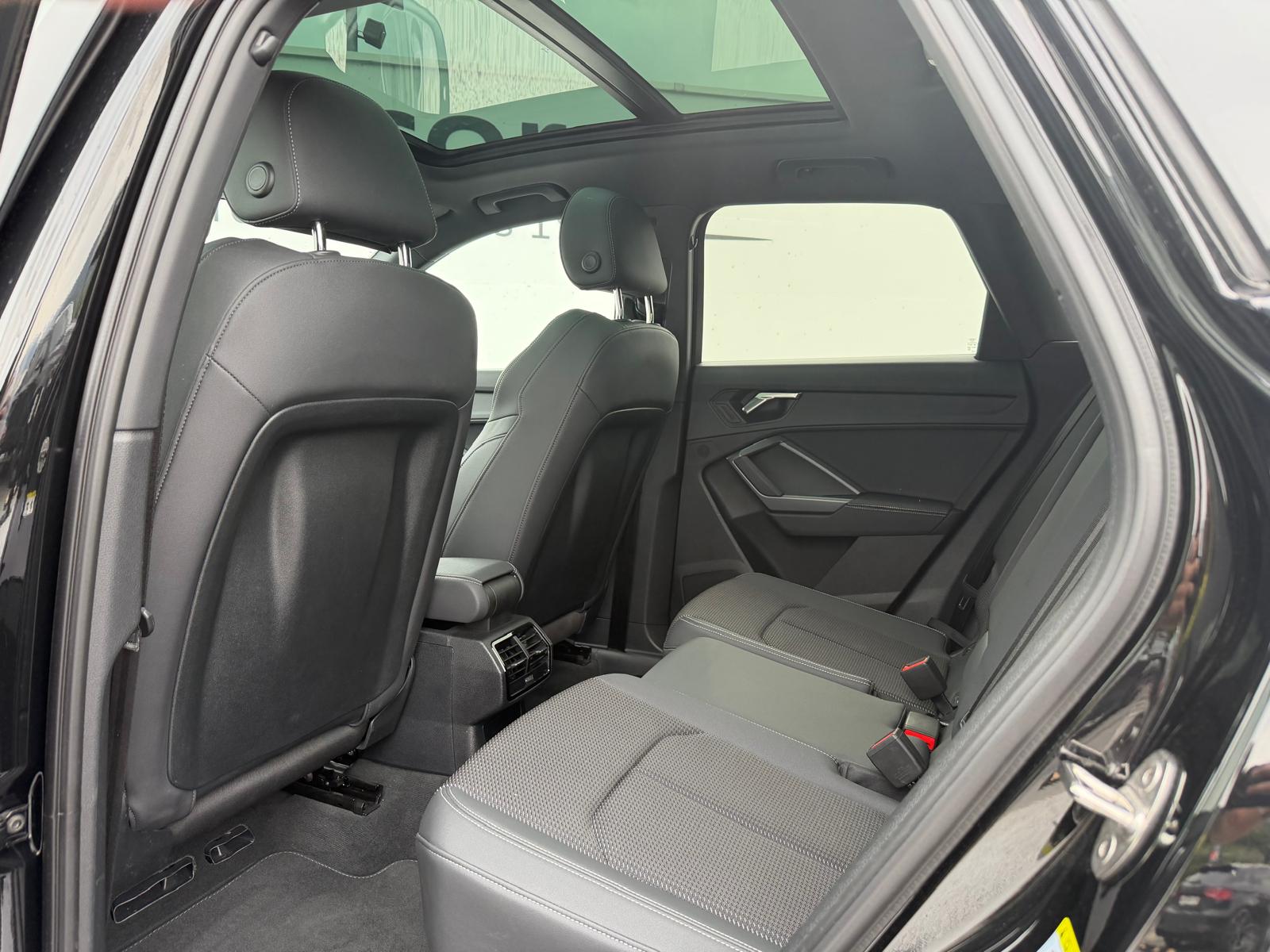 AUDI Q3 Sportback 45 TFSI S line quattro S-tronic-image-8