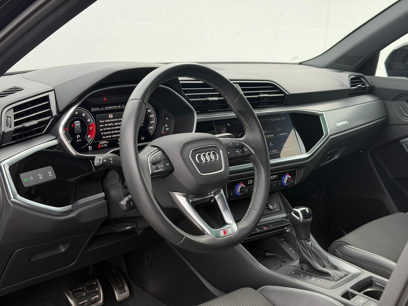 AUDI Q3 Sportback 45 TFSI S line quattro S-tronic-image-2