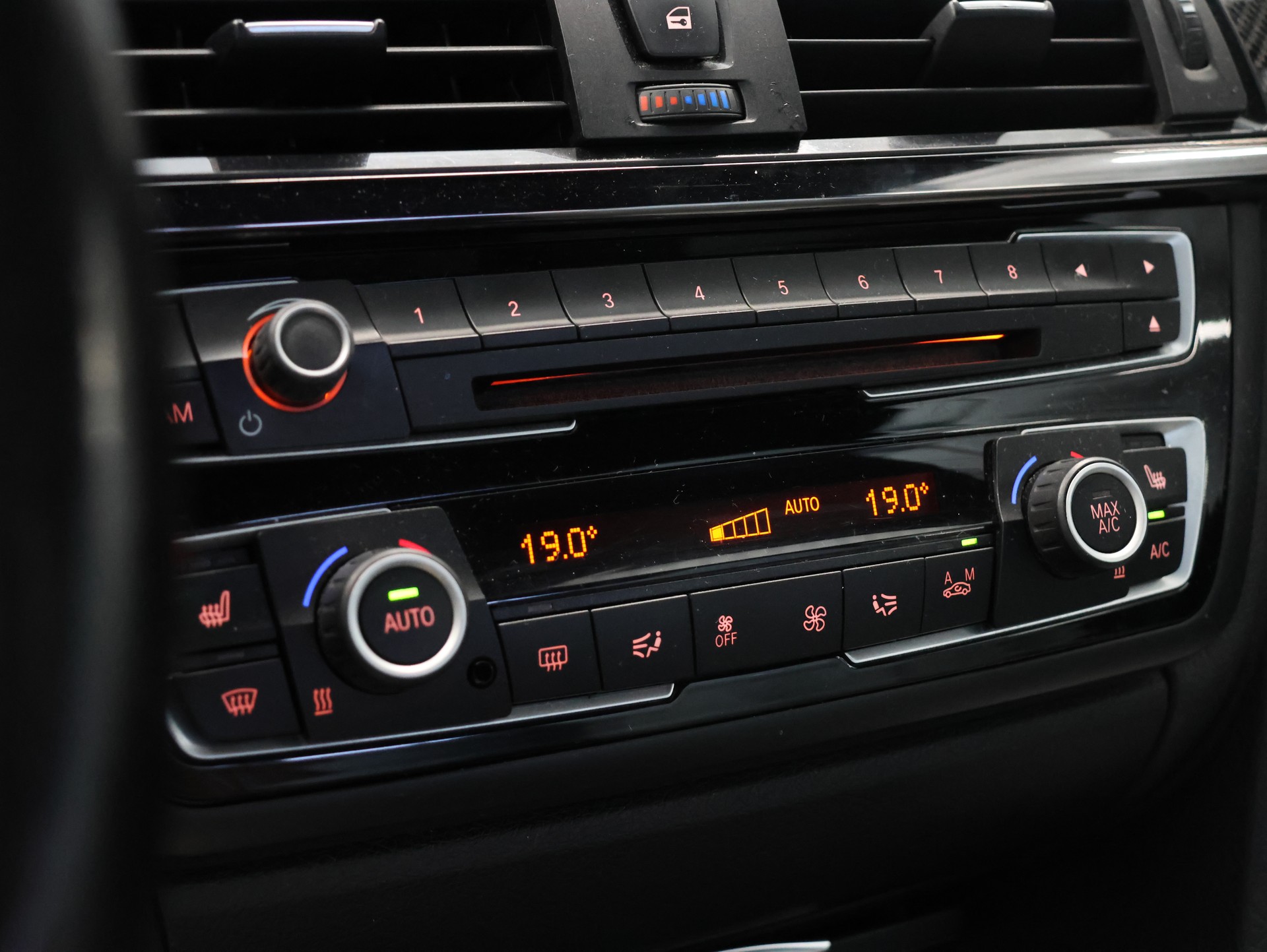 BMW M4 Coupé DKG *Harmon Kardon* *Sitzheizung* *Rückfahrkamera*-image-27