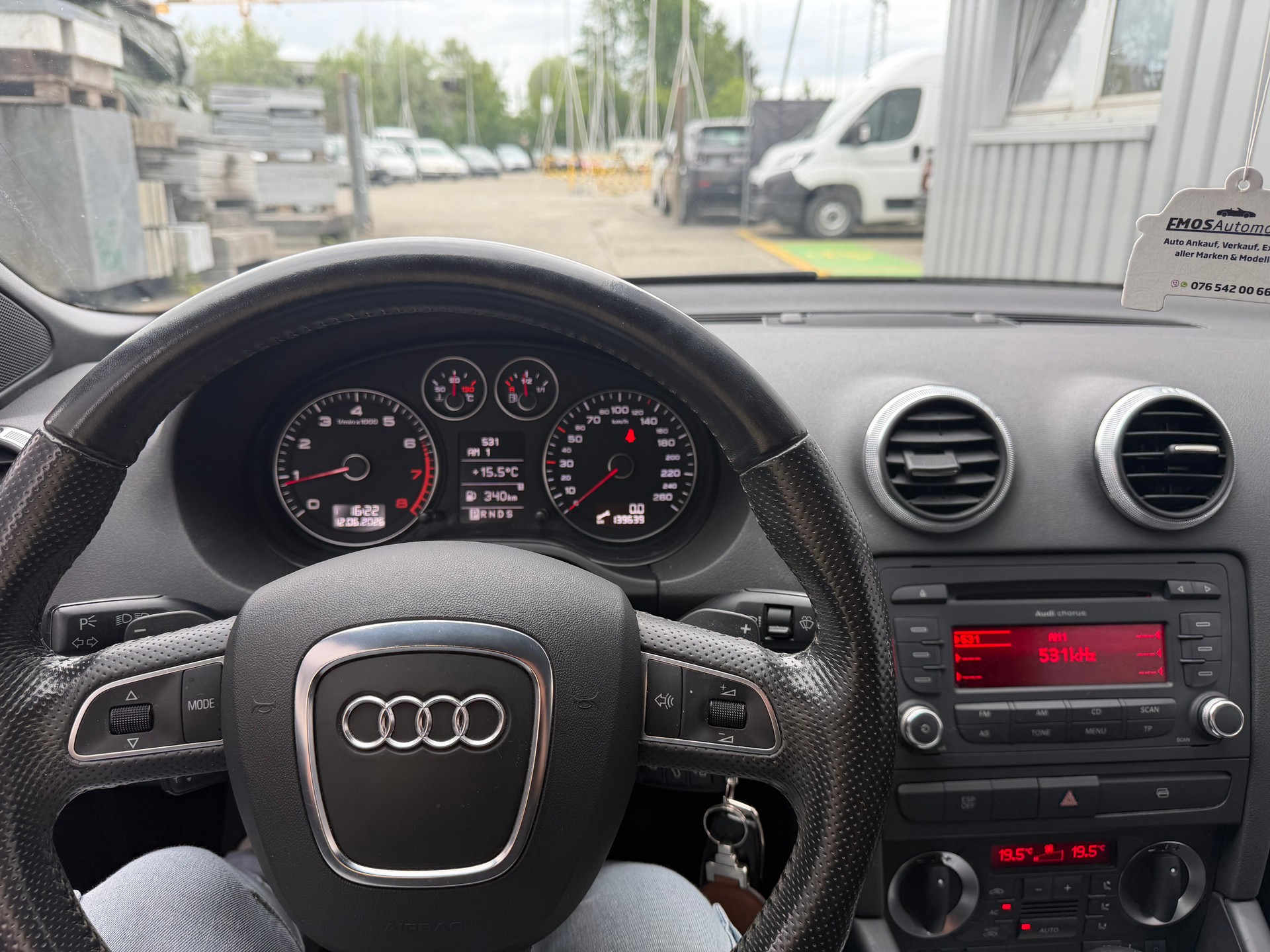 AUDI A3 Cabriolet 1.8 TFSI Ambition S-tronic-image-12
