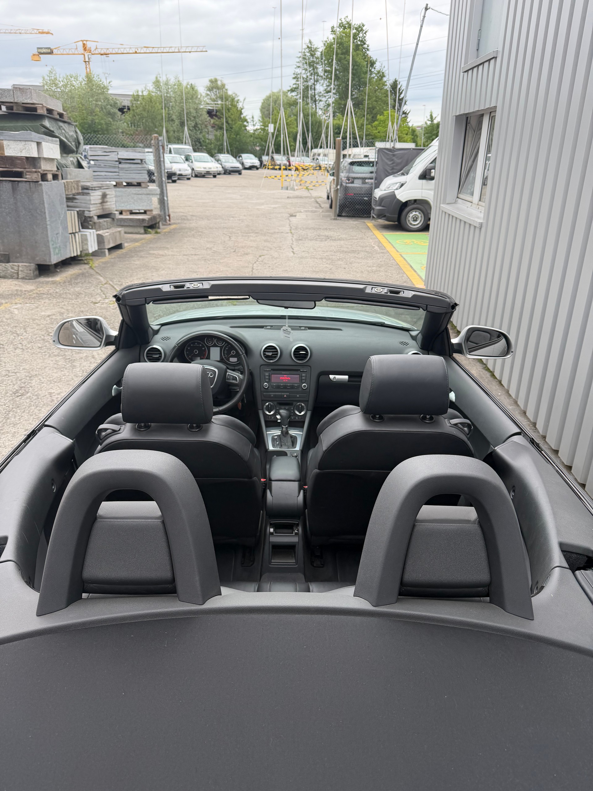 AUDI A3 Cabriolet 1.8 TFSI Ambition S-tronic-image-10