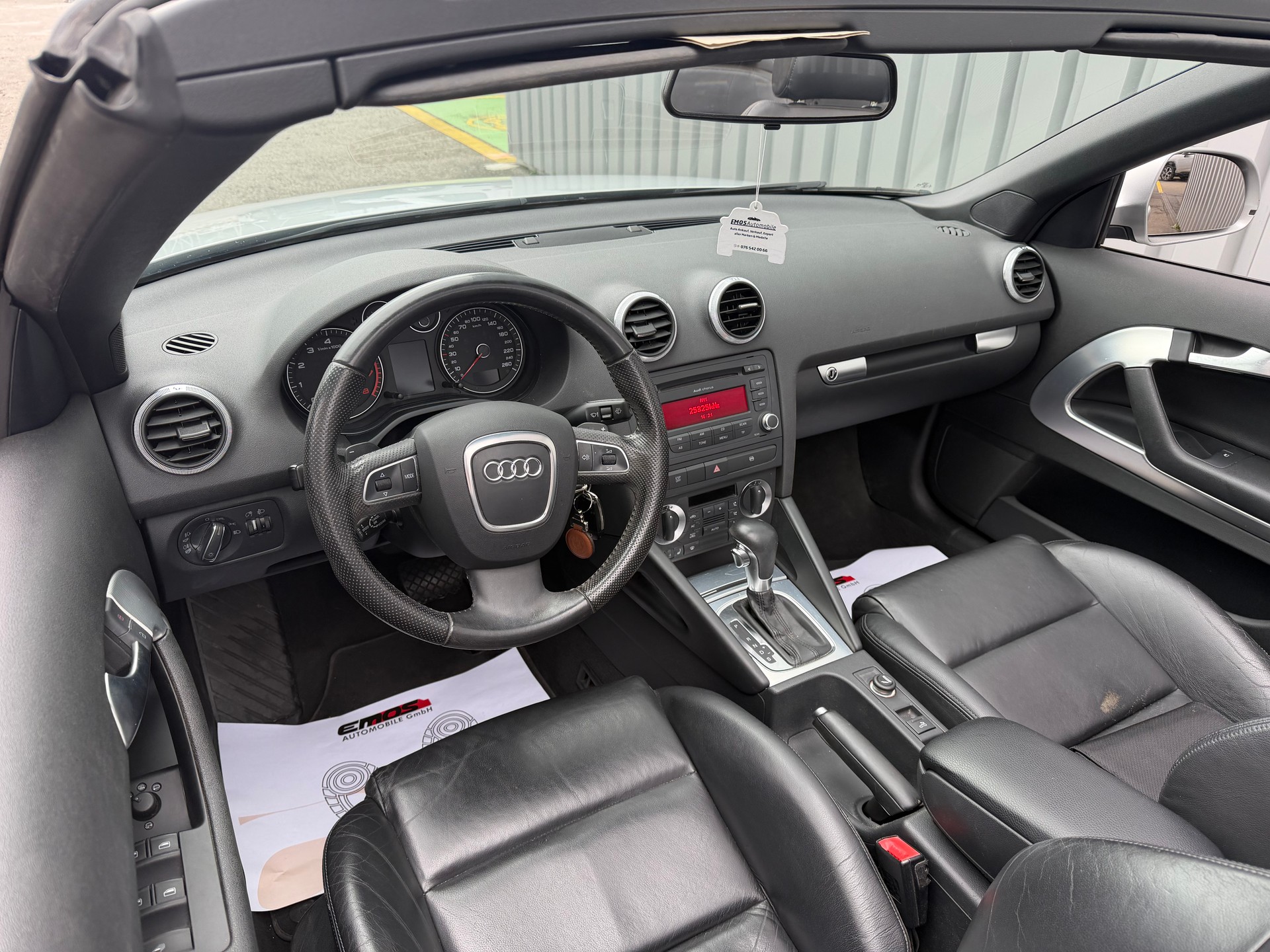 AUDI A3 Cabriolet 1.8 TFSI Ambition S-tronic-image-9