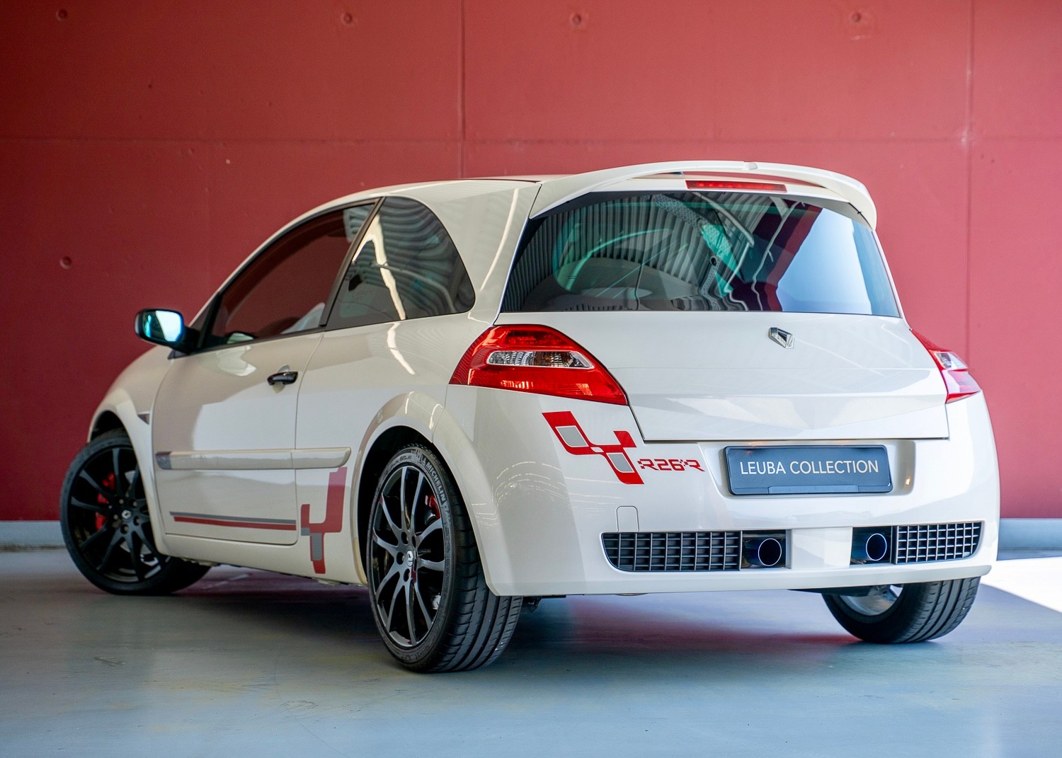 RENAULT Megane 2.0 16V Turbo R26.R (2nd hand Swiss car, fantastic condition, 1st paint, 1 of 450, factory tires)-showroom-element-1