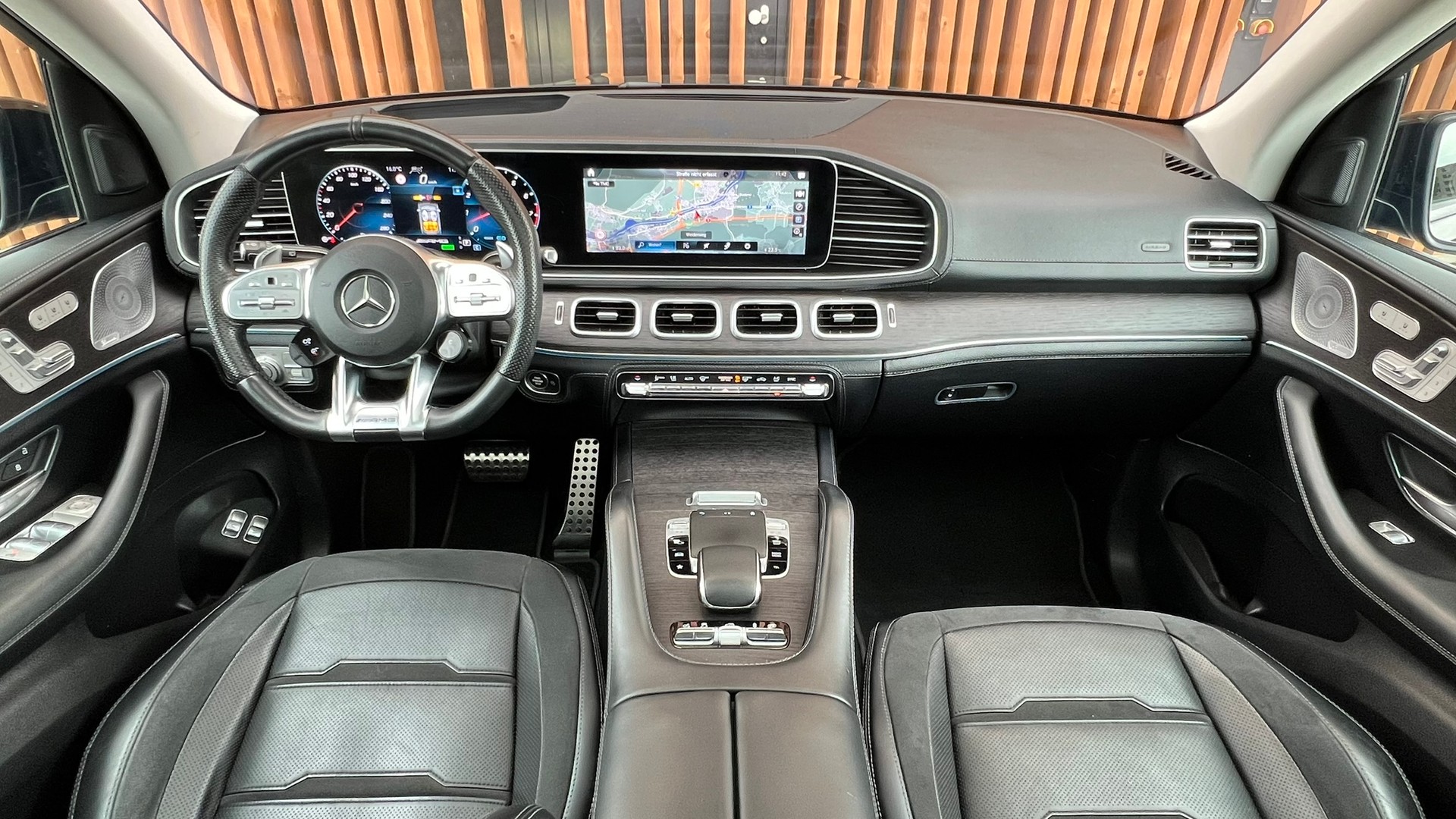 MERCEDES-BENZ GLE 53 AMG 4MATIC+ BLACK 9G-SPEEDSHIFT l 435 PS-image-16