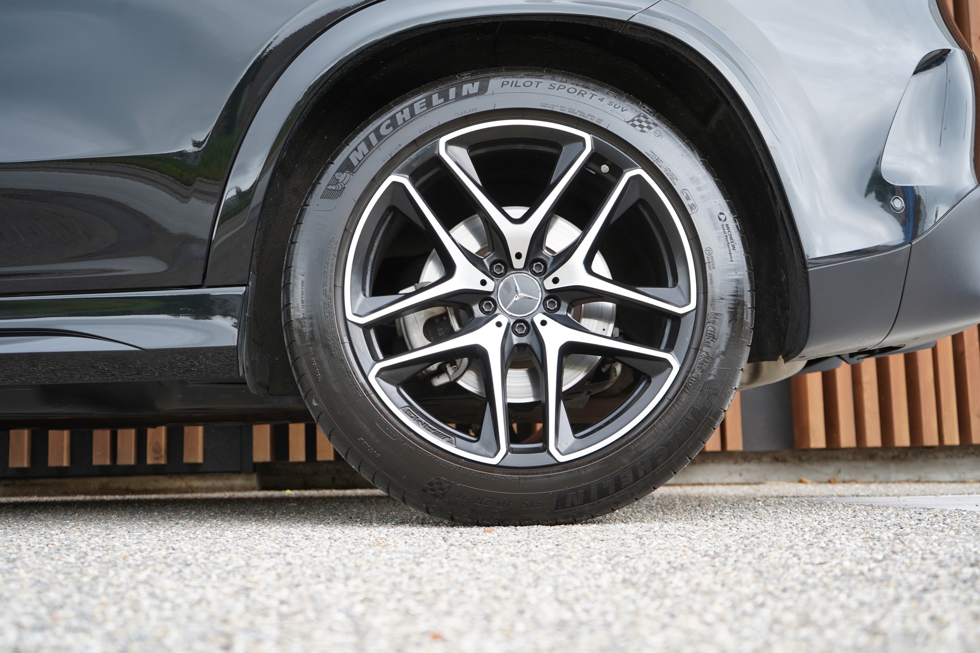 MERCEDES-BENZ GLE 53 AMG 4MATIC+ BLACK 9G-SPEEDSHIFT l 435 PS-image-15