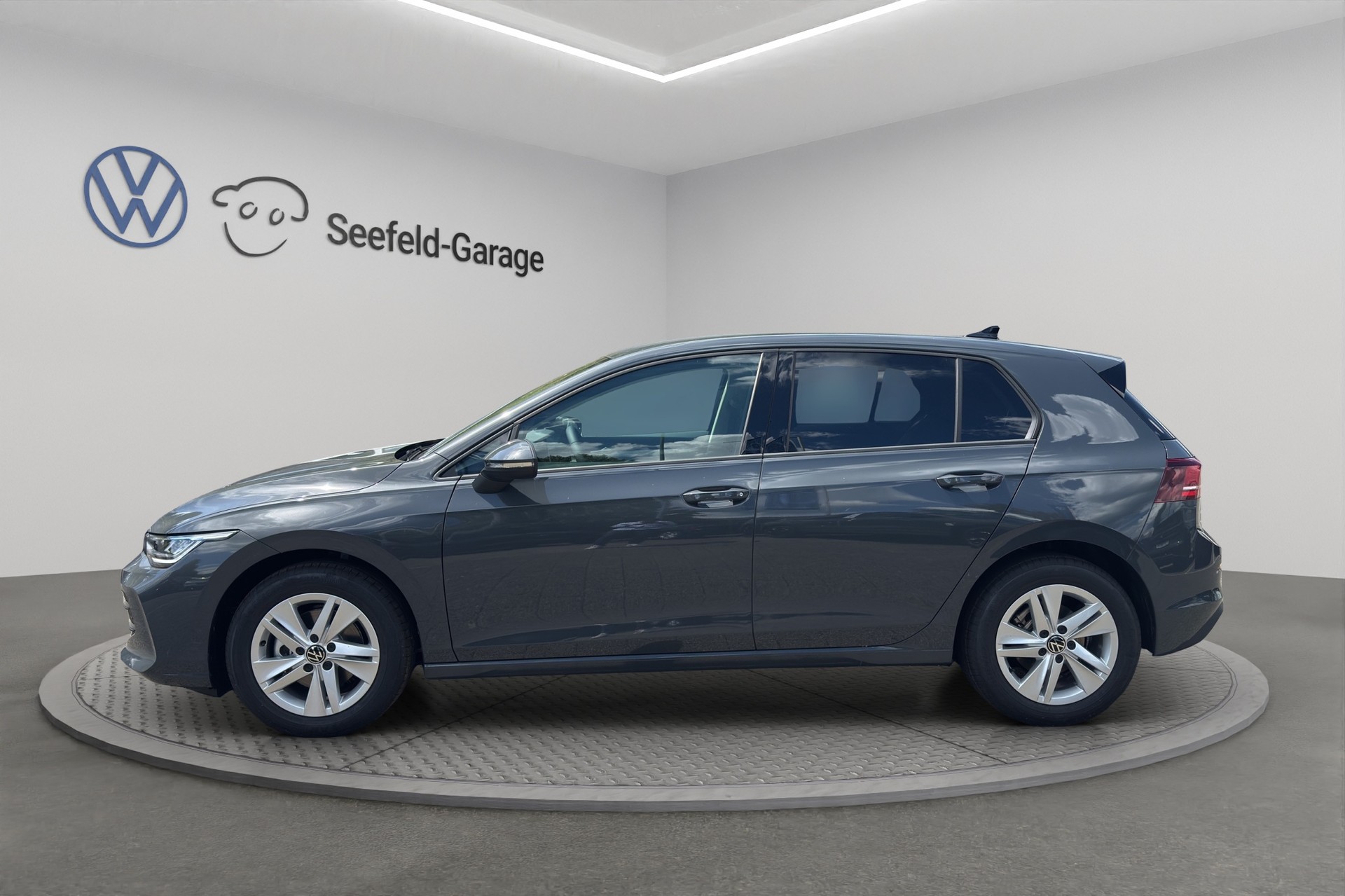 VW Golf 1.5 e TSI mHEV Value DSG-image-2