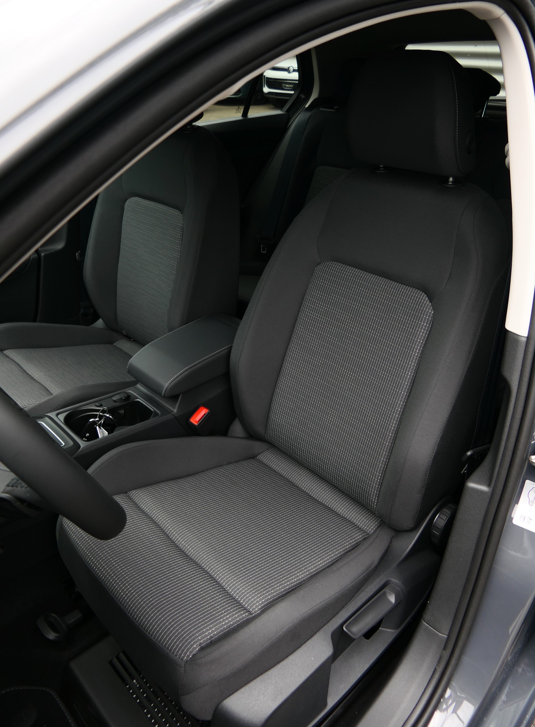 VW Golf 1.5 e TSI mHEV Value DSG-image-4