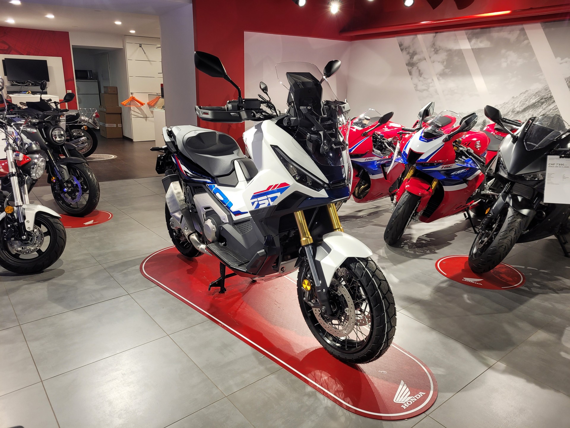 HONDA X-ADV 750
