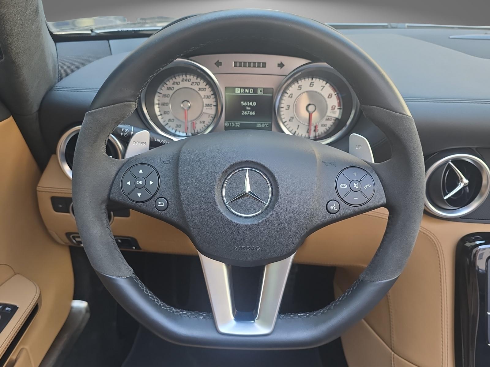 MERCEDES-BENZ SLS AMG Roadster-image-9