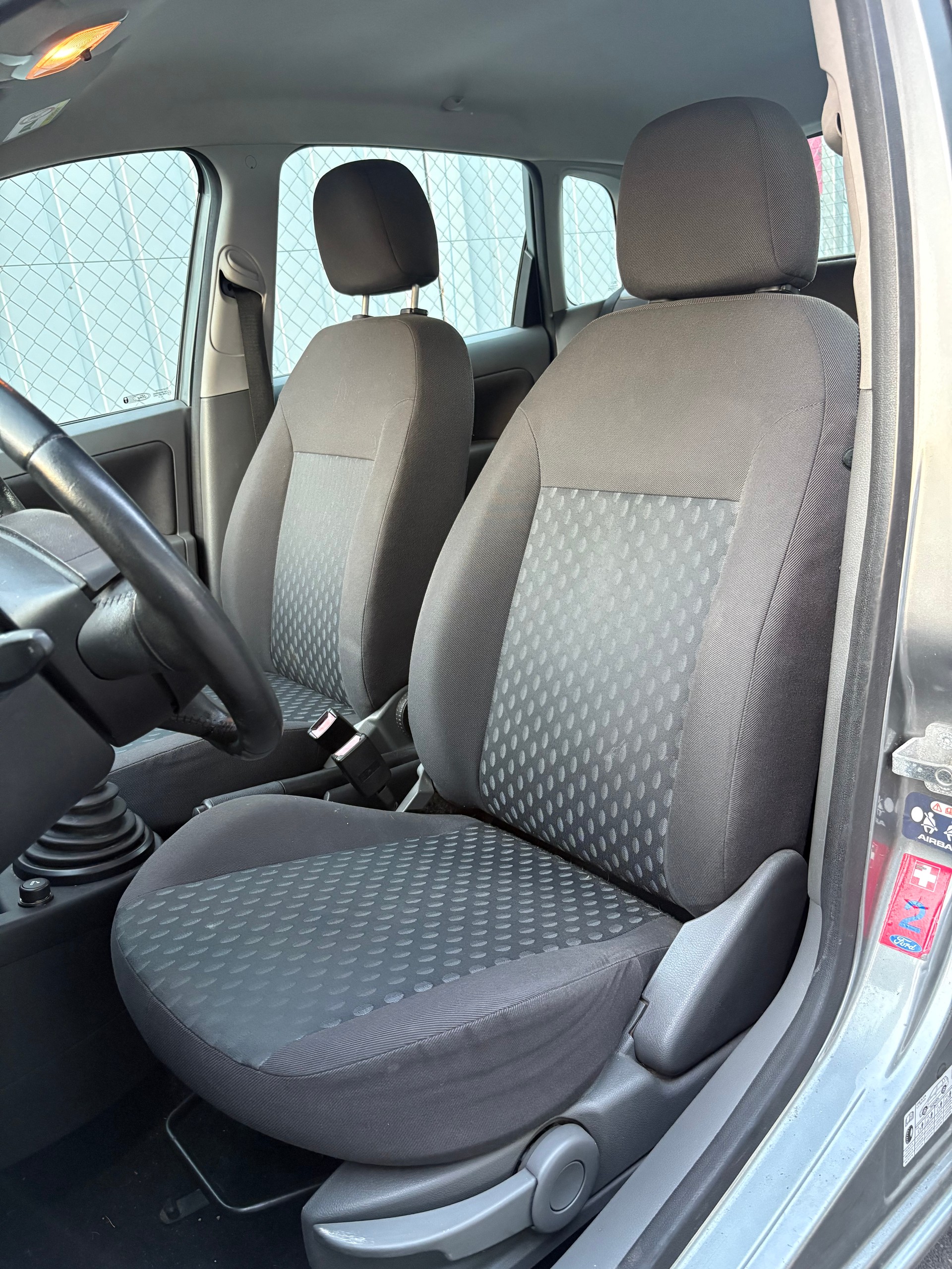 FORD Fiesta 1.4 16V Trend-image-12