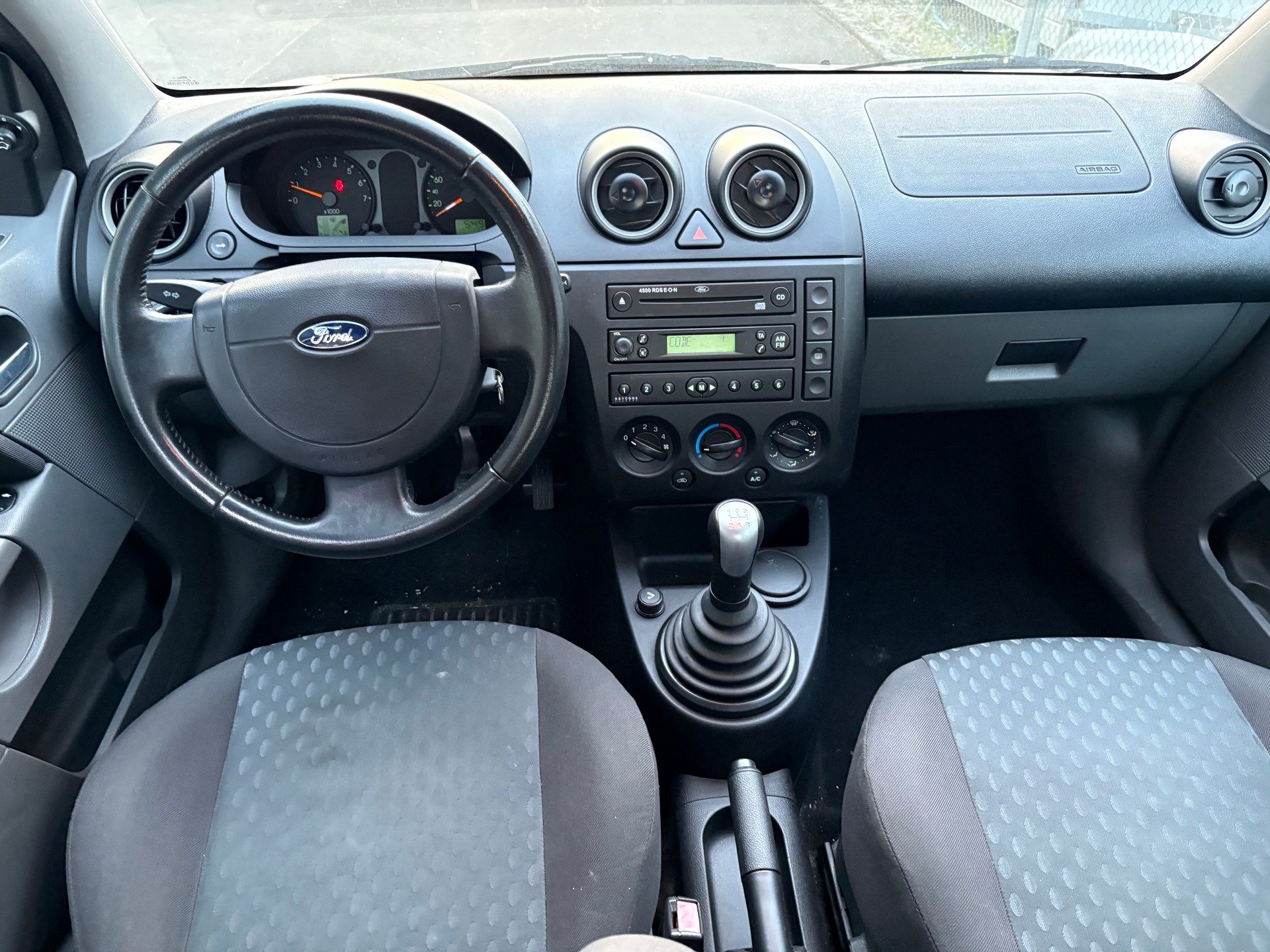 FORD Fiesta 1.4 16V Trend-image-11