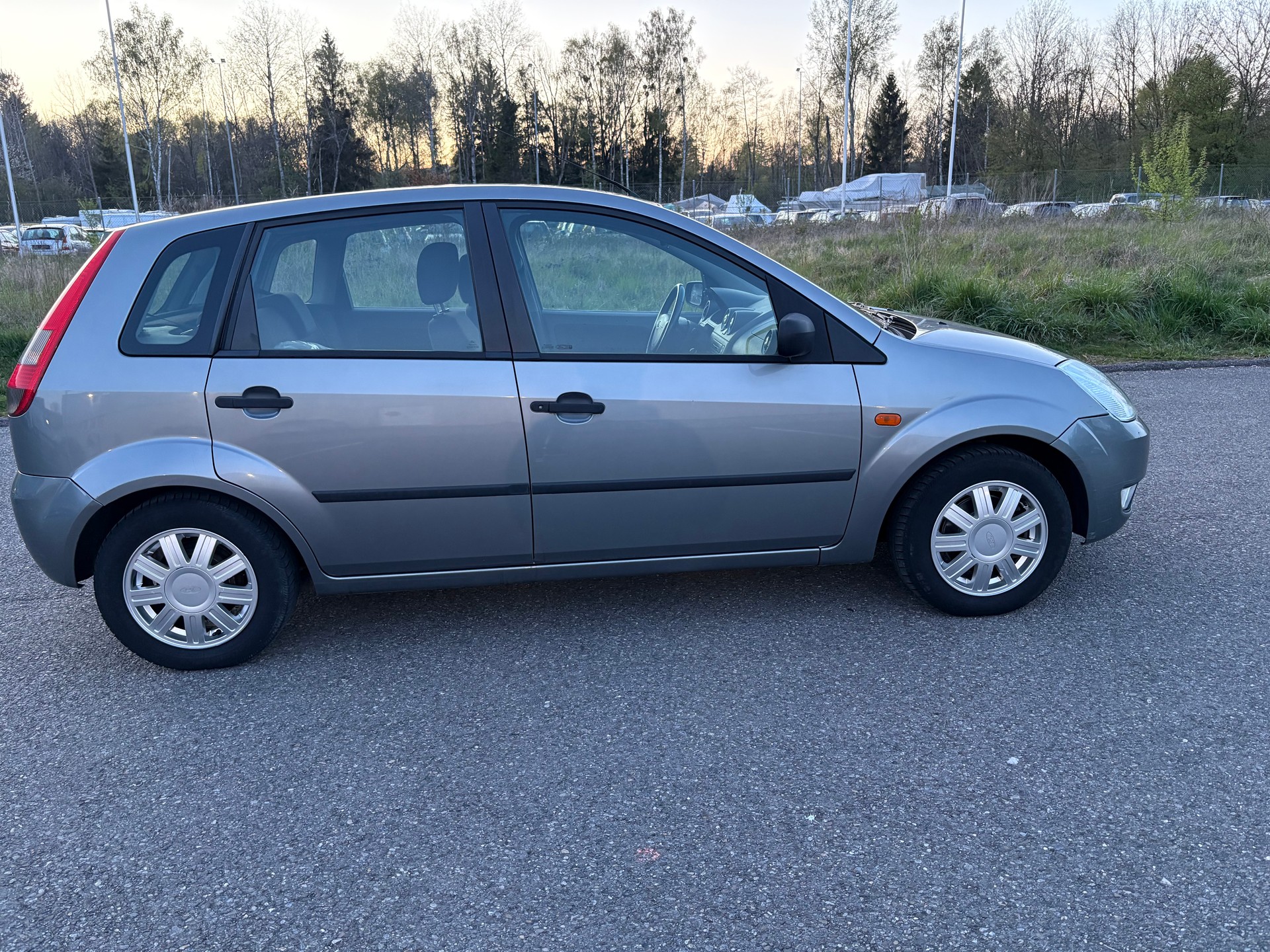 FORD Fiesta 1.4 16V Trend-image-7