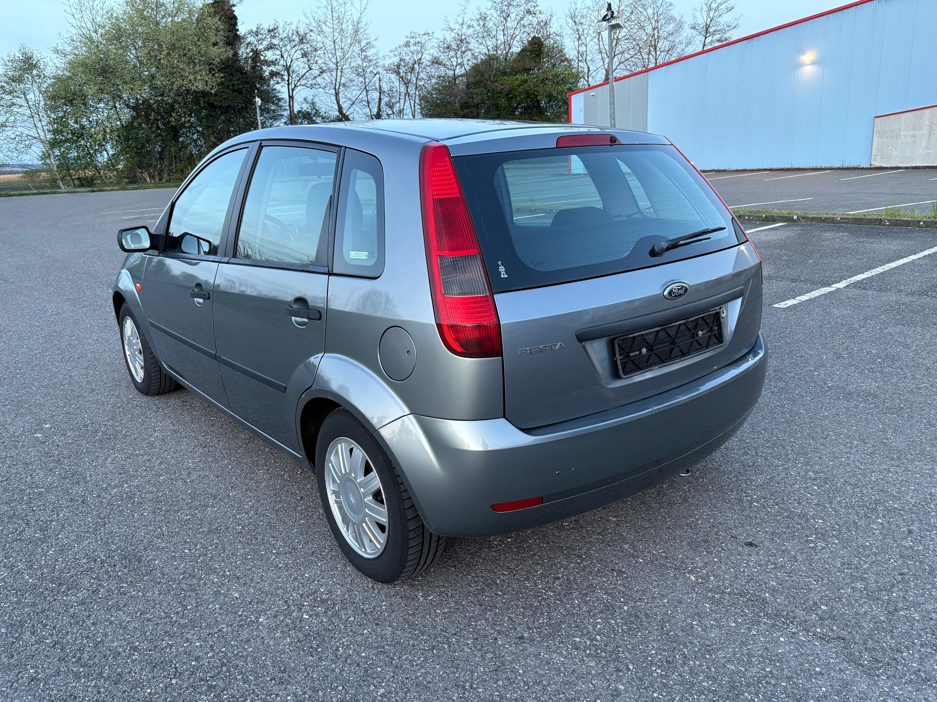 FORD Fiesta 1.4 16V Trend-image-6