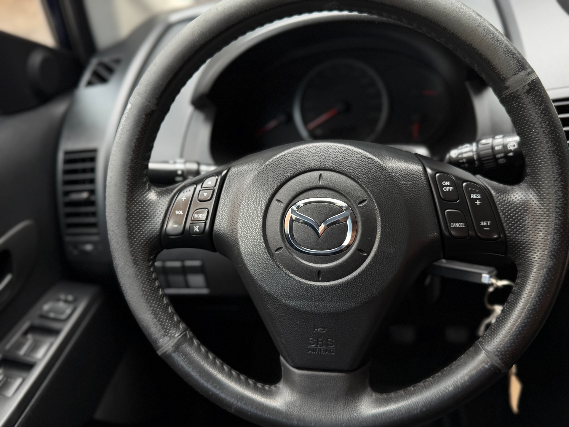 MAZDA 5-image-16