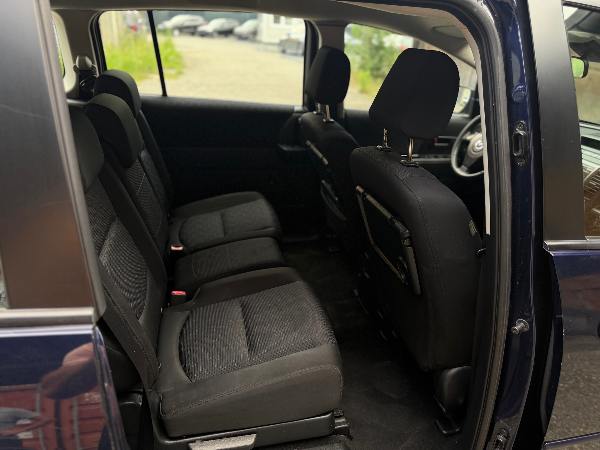 MAZDA 5-image-12