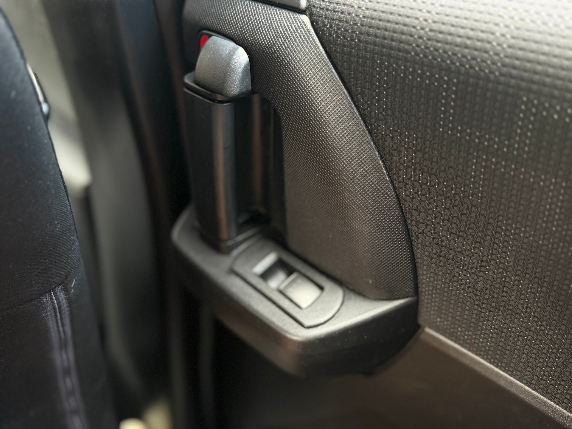 MAZDA 5-image-28
