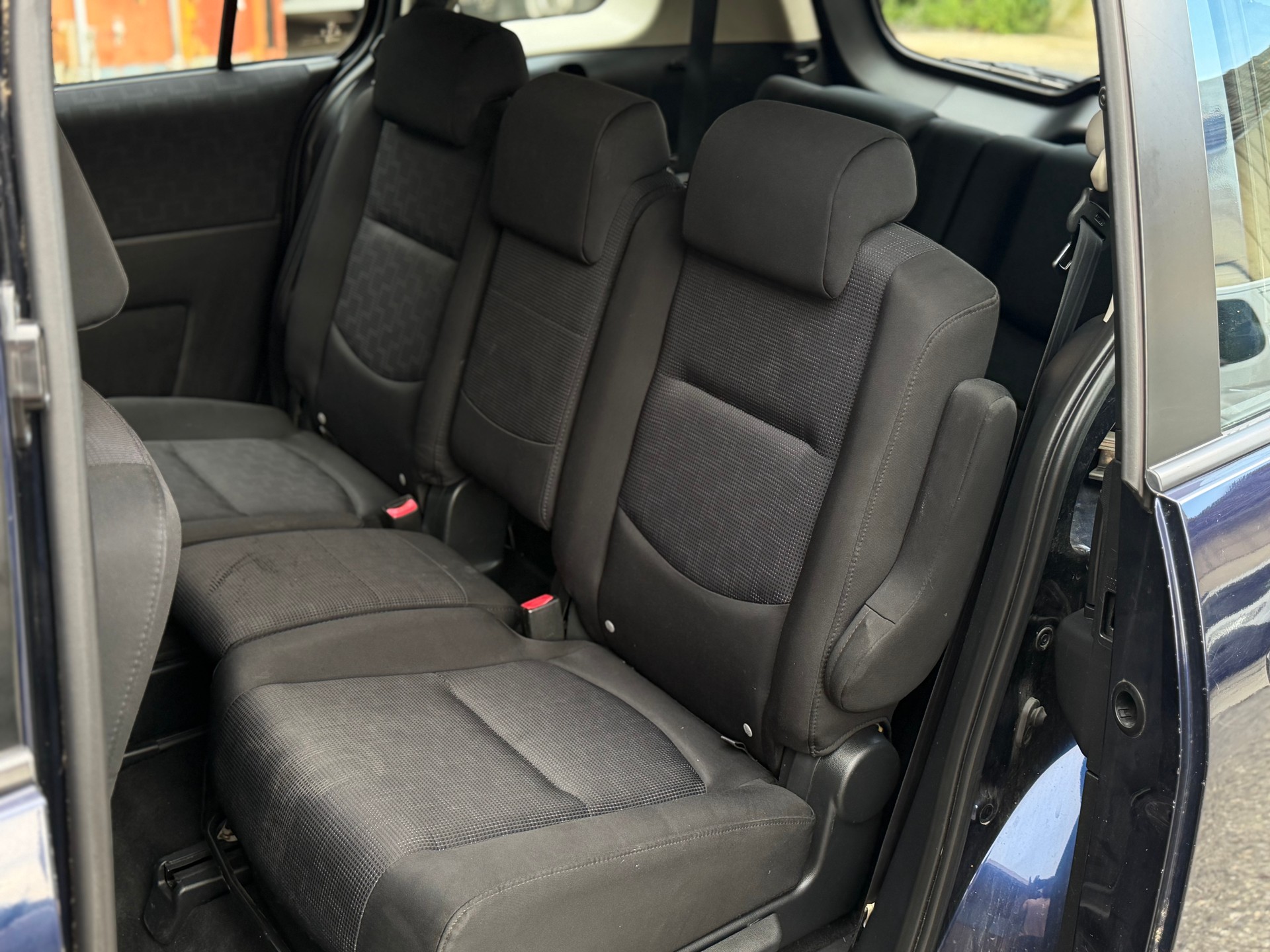 MAZDA 5-image-9