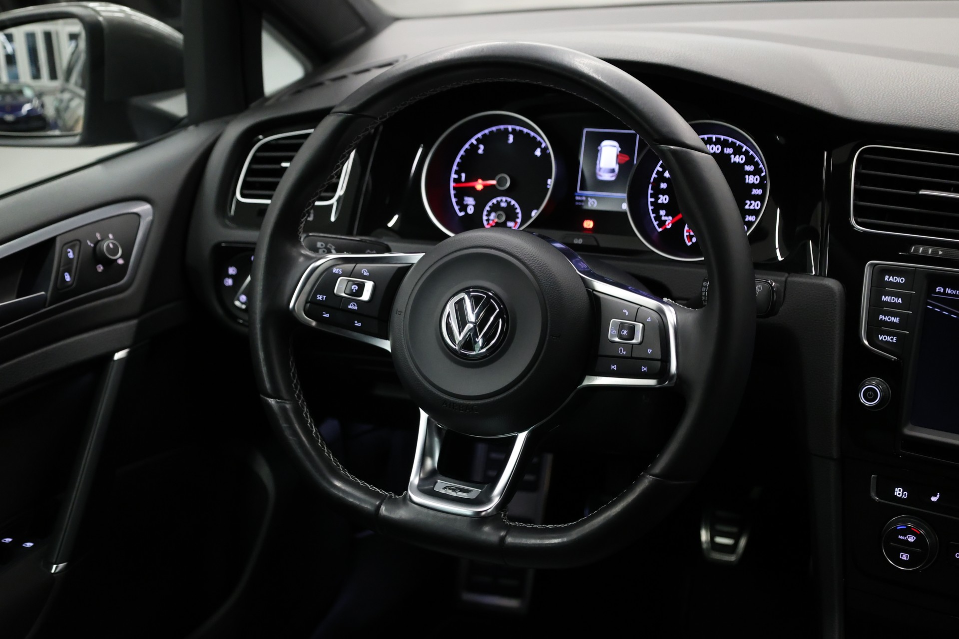 VW Golf VII Variant 1.6 TDI Allstar Comfortline 4m-image-15