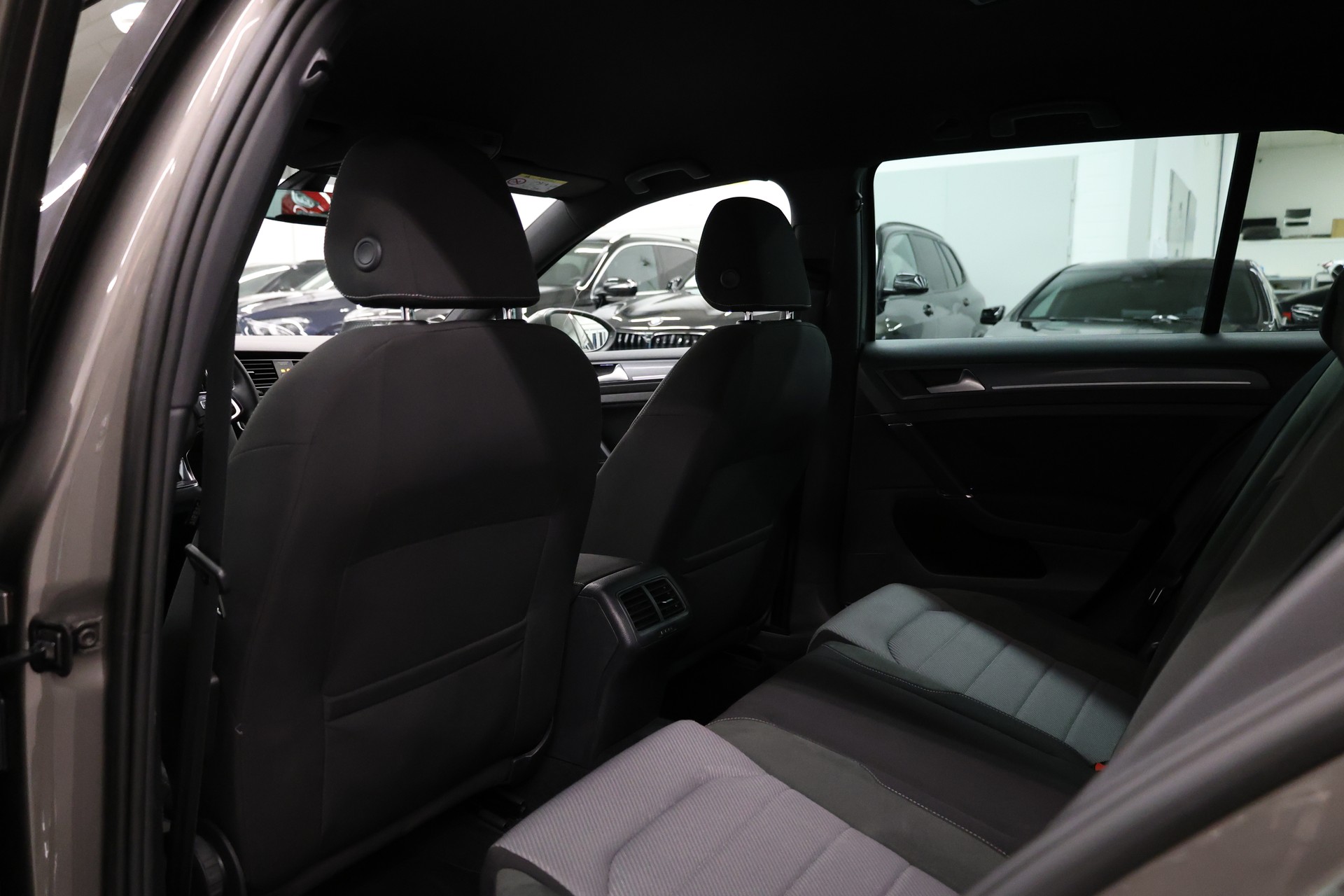 VW Golf VII Variant 1.6 TDI Allstar Comfortline 4m-image-17