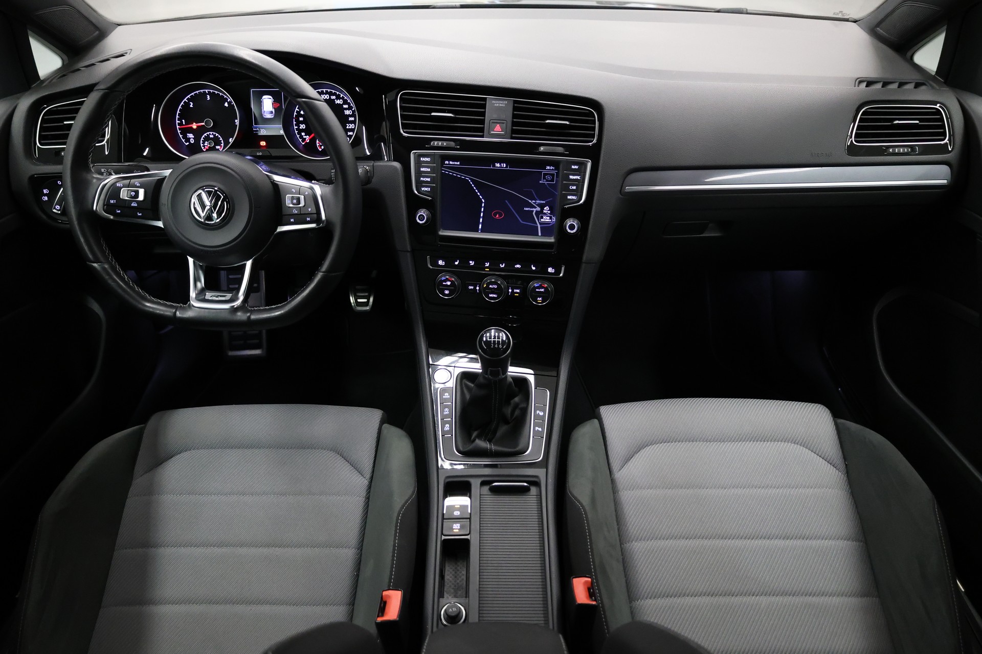 VW Golf VII Variant 1.6 TDI Allstar Comfortline 4m-image-9