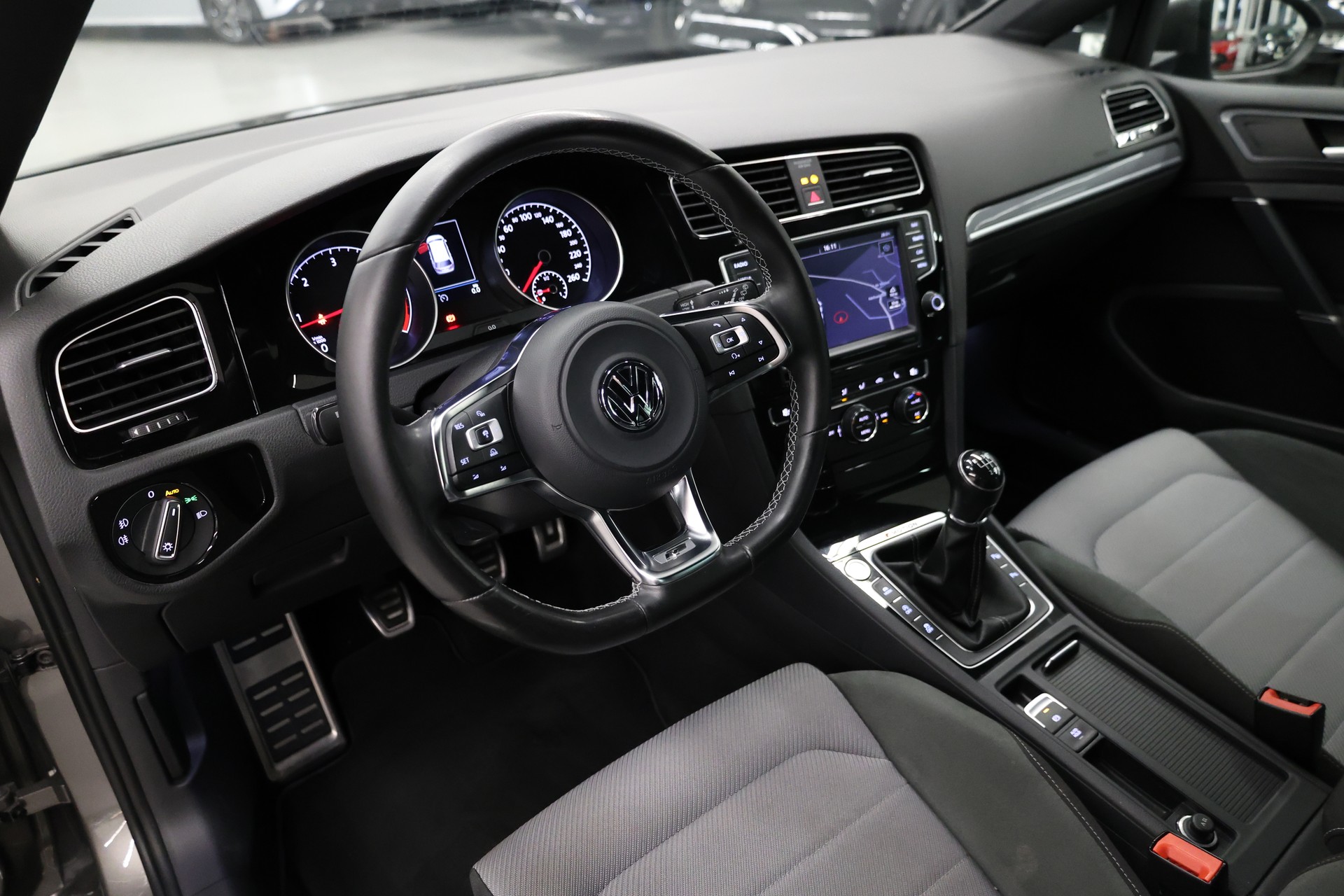 VW Golf VII Variant 1.6 TDI Allstar Comfortline 4m-image-12