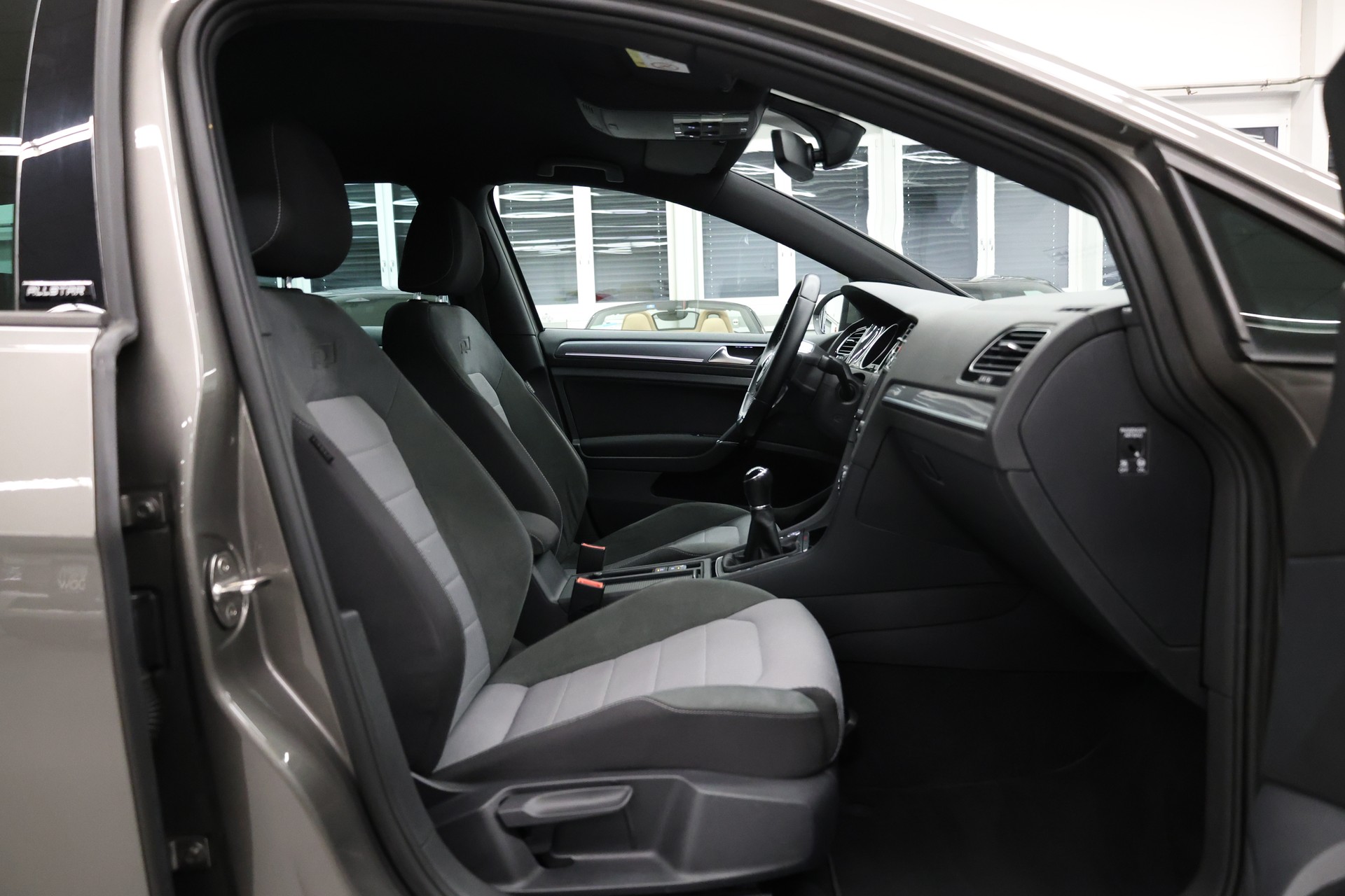 VW Golf VII Variant 1.6 TDI Allstar Comfortline 4m-image-11