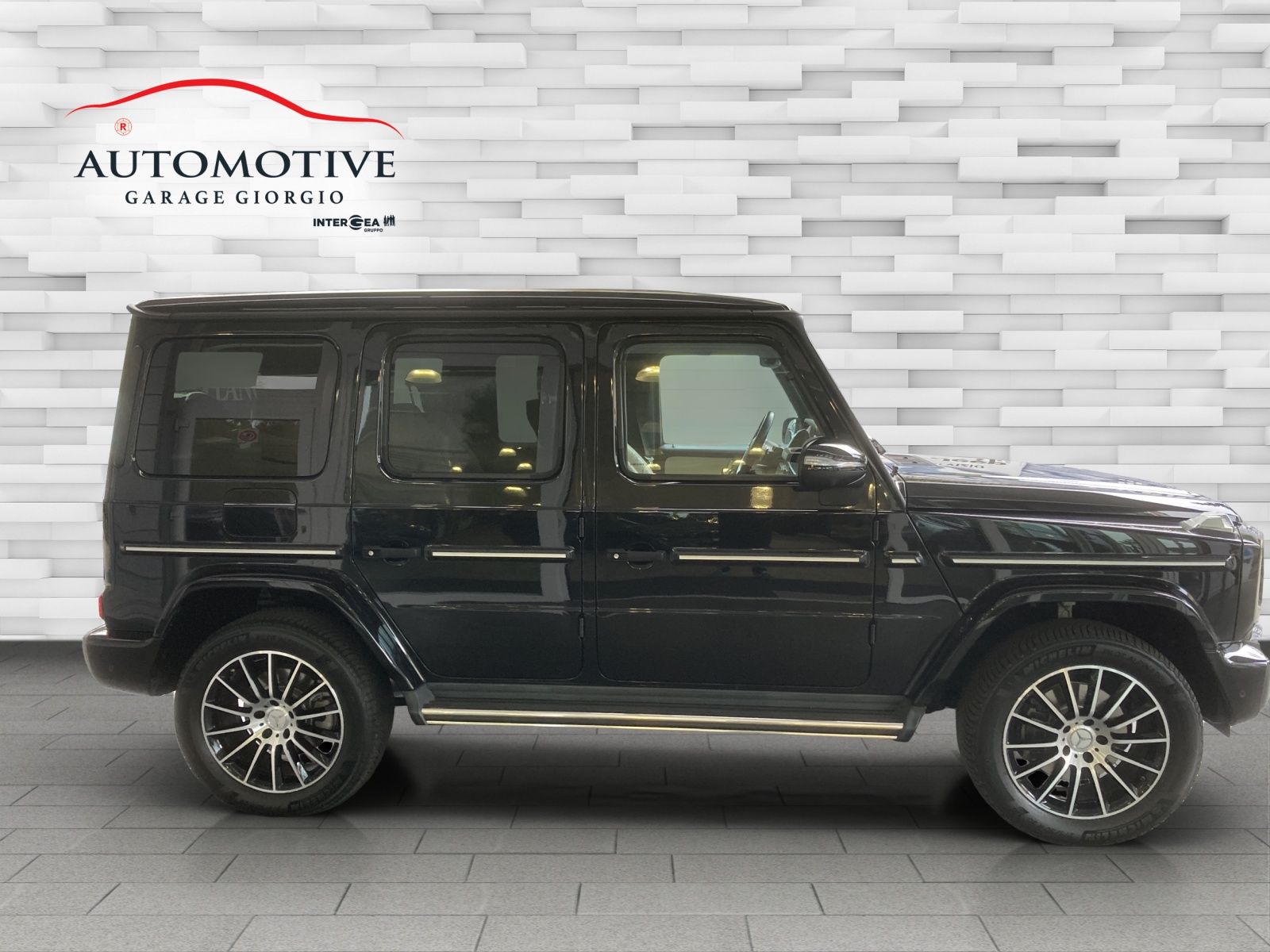 MERCEDES-BENZ G 350 d AMG Line 9G-Tronic-image-2