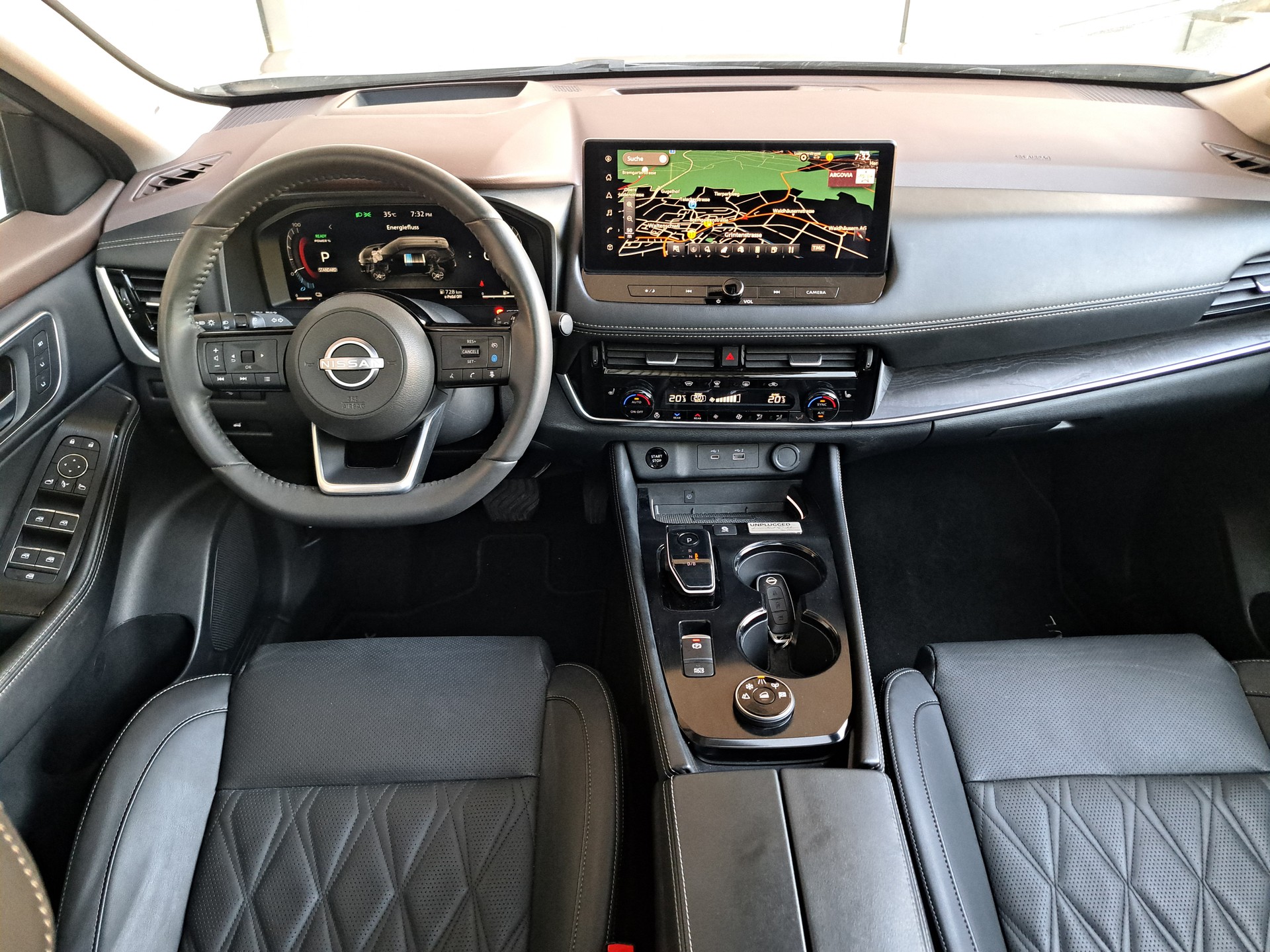 NISSAN X-Trail 1.5 VC-T e-Power 4WD 7 Sitze Unplugged Limited Ed.-image-9