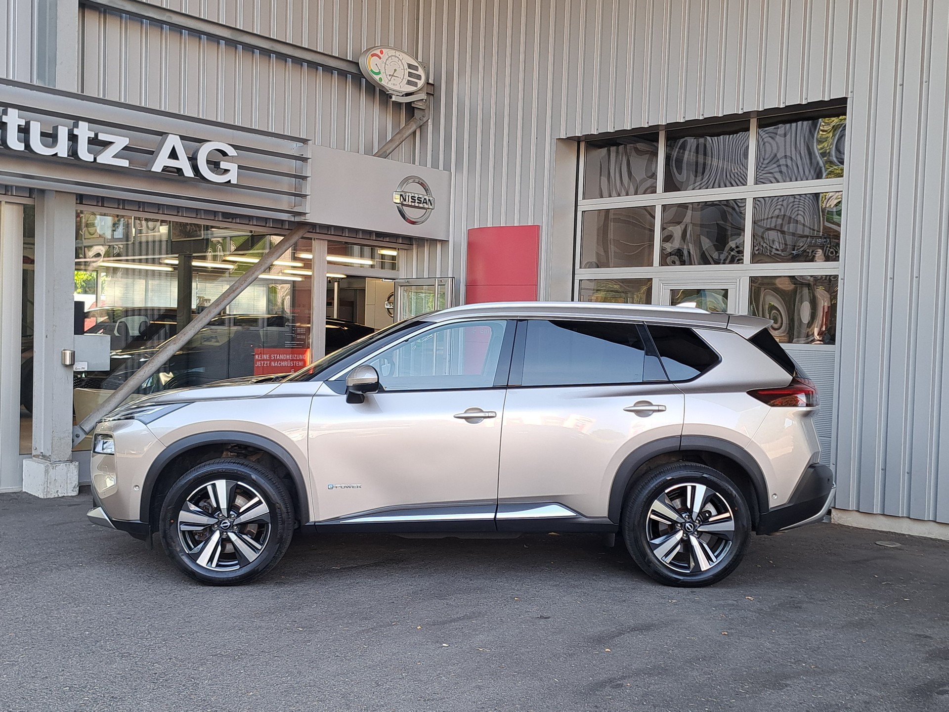 NISSAN X-Trail 1.5 VC-T e-Power 4WD 7 Sitze Unplugged Limited Ed.-image-7