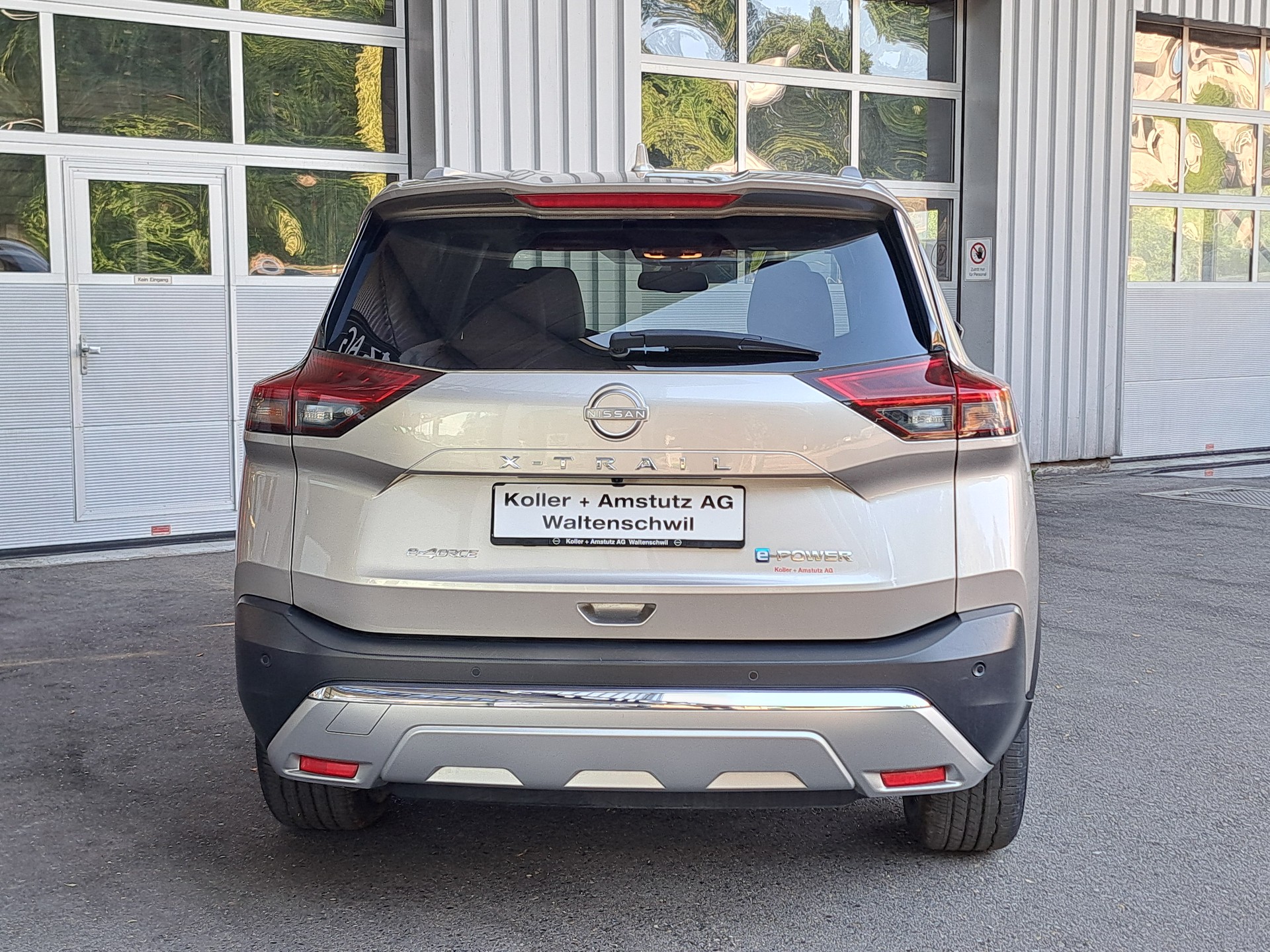 NISSAN X-Trail 1.5 VC-T e-Power 4WD 7 Sitze Unplugged Limited Ed.-image-5