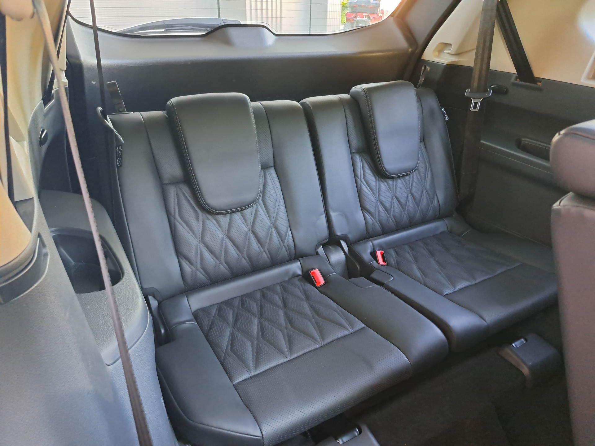 NISSAN X-Trail 1.5 VC-T e-Power 4WD 7 Sitze Unplugged Limited Ed.-image-13