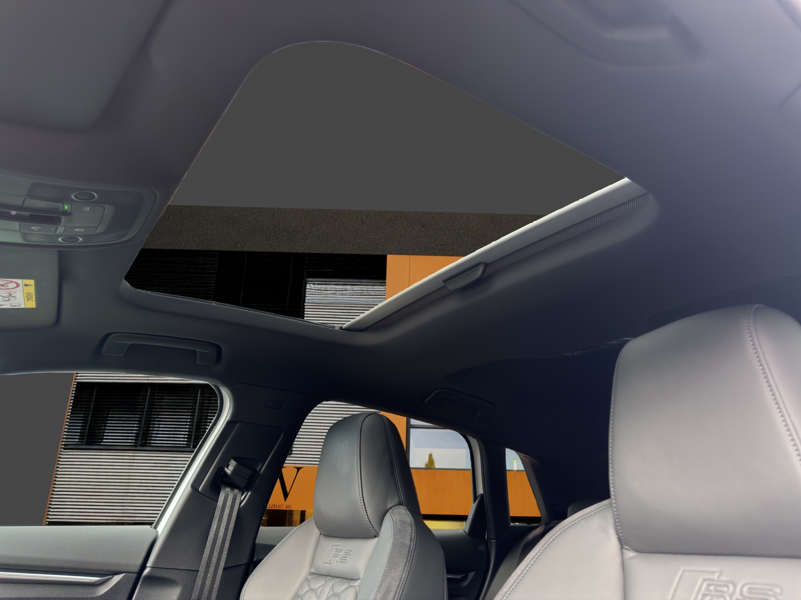AUDI RS3 Sportback 2.5 TFSI Quattro S-Tronic / CH-Fahrzeug mit Gratis Service-image-15