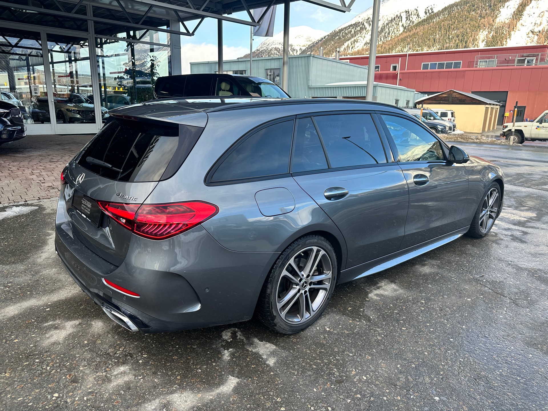 MERCEDES-BENZ C 200 AMG Line 4Matic-showroom-element-1