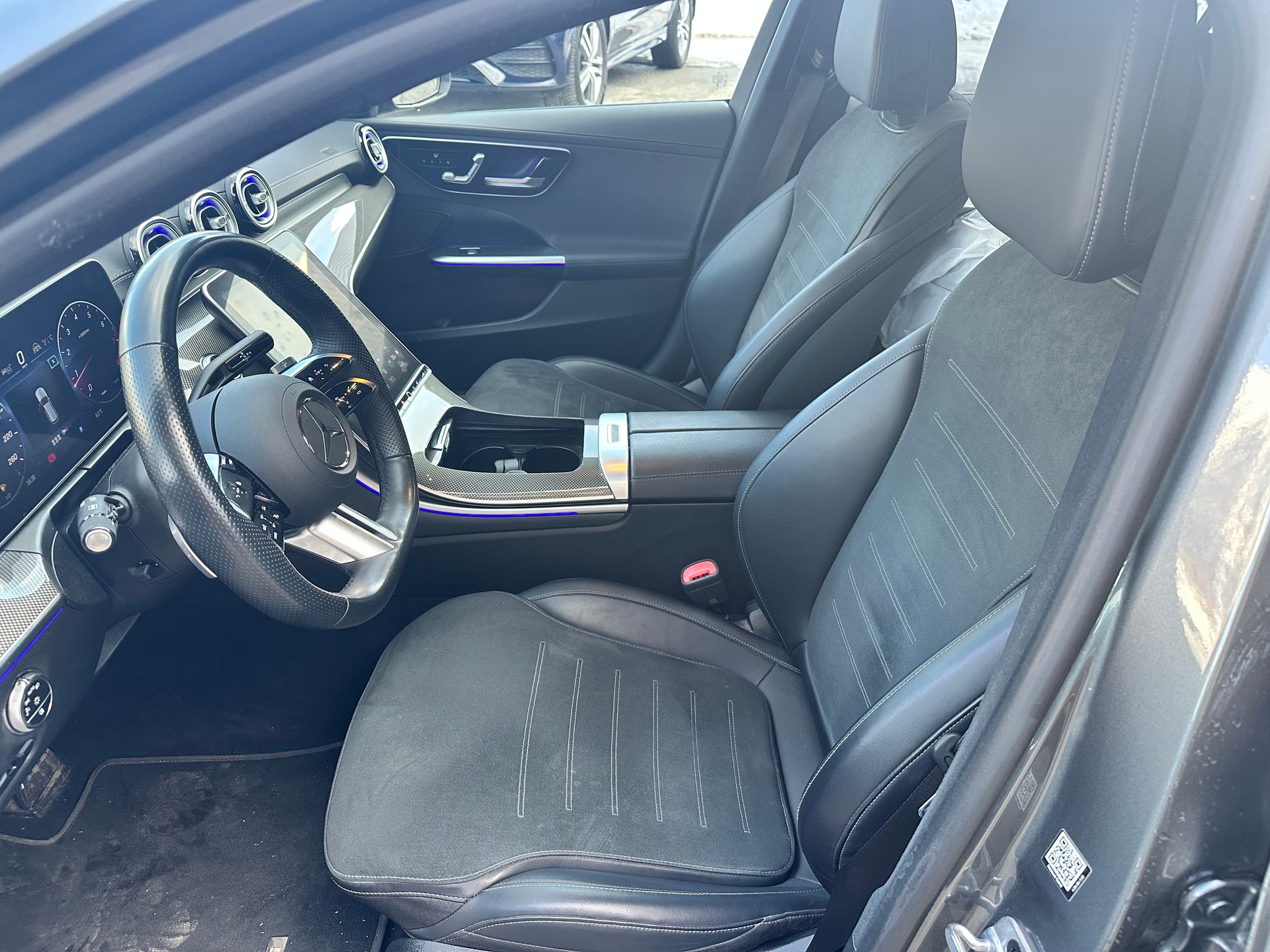 MERCEDES-BENZ C 200 AMG Line 4Matic-image-10
