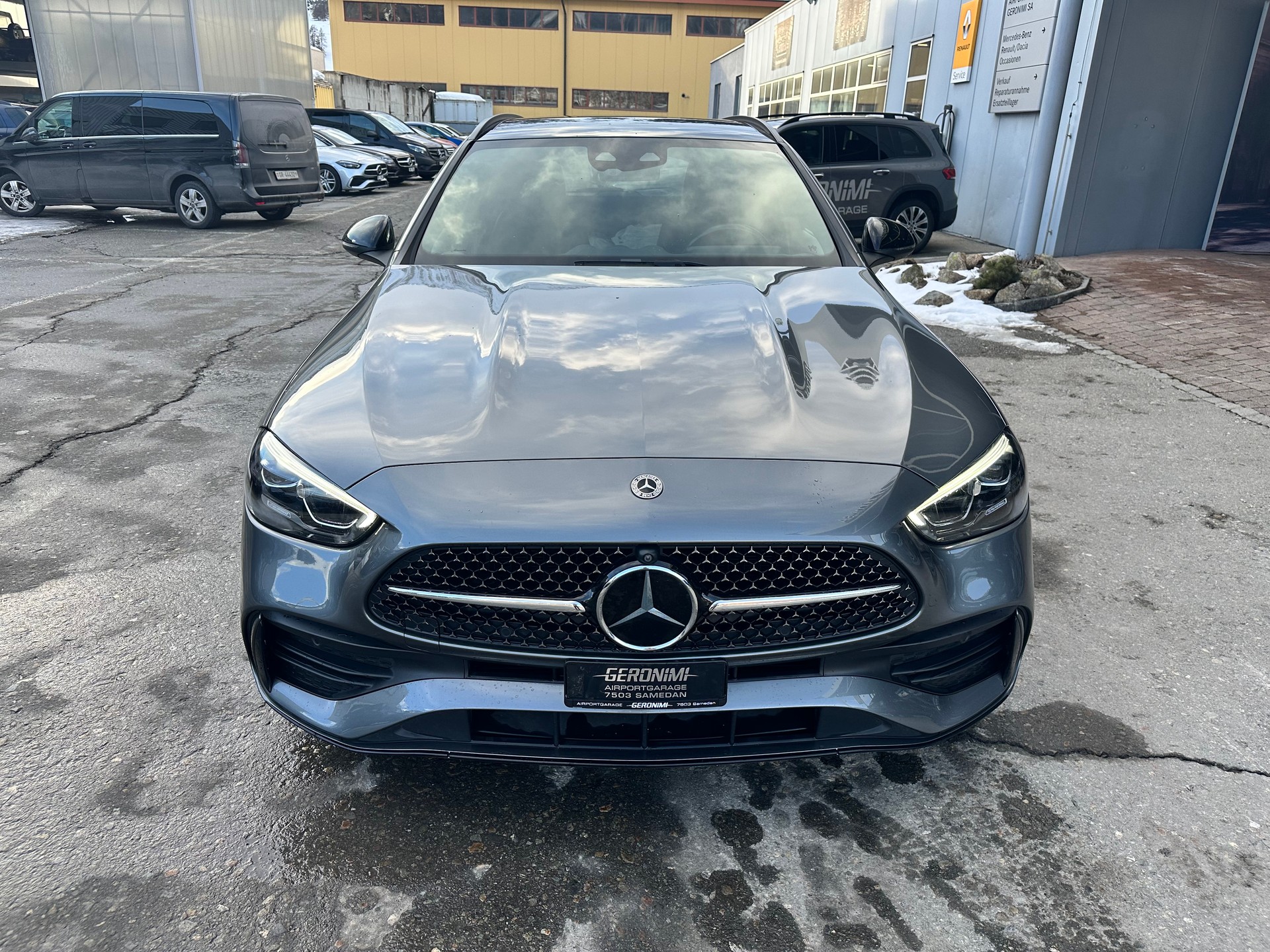 MERCEDES-BENZ C 200 AMG Line 4Matic-image-4