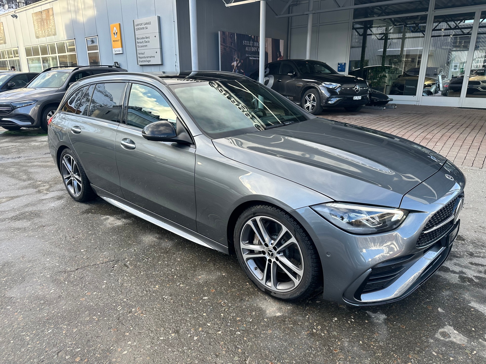 MERCEDES-BENZ C 200 AMG Line 4Matic-showroom-element-3