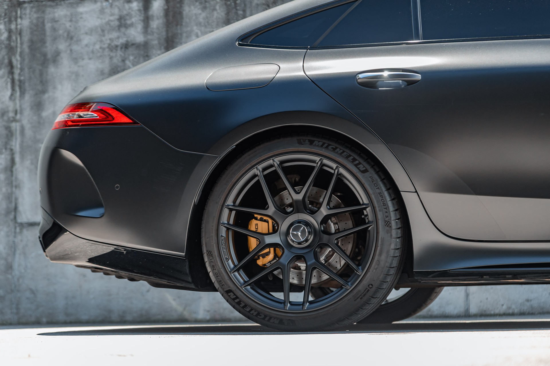 MERCEDES-BENZ AMG GT 4 63 S 4Matic+ Speedshift MCT-showroom-element-2