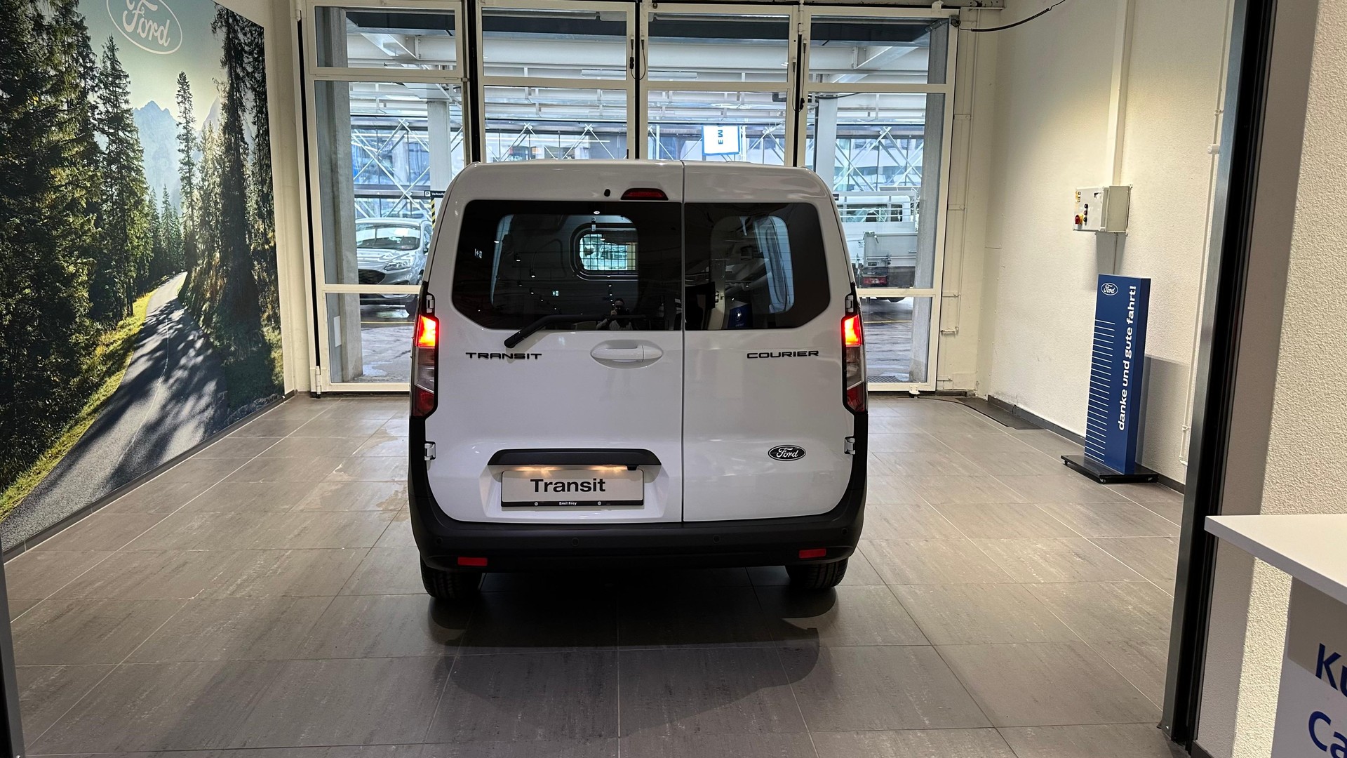 FORD Transit Courier Van 1.0 EcoBoost Trend-image-5