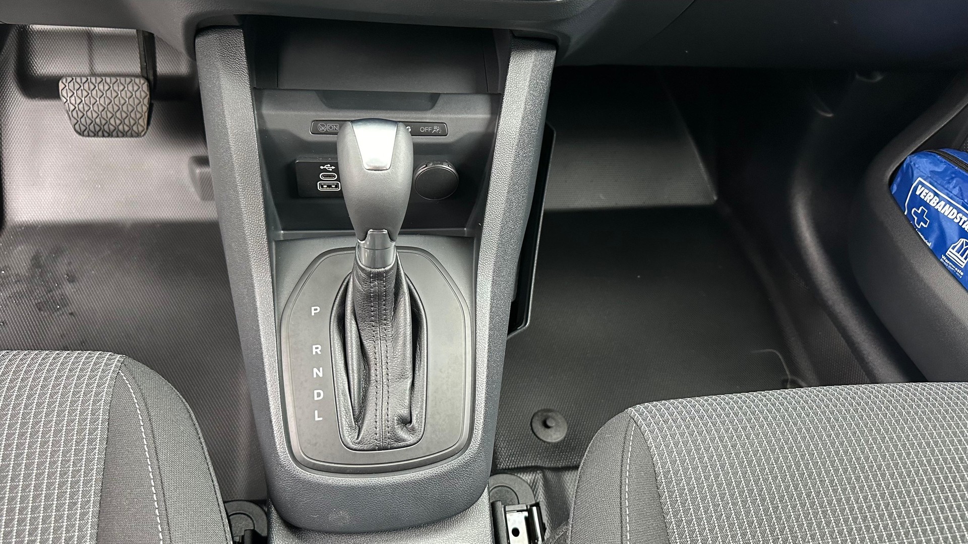 FORD Transit Courier Van 1.0 EcoBoost Trend-image-11