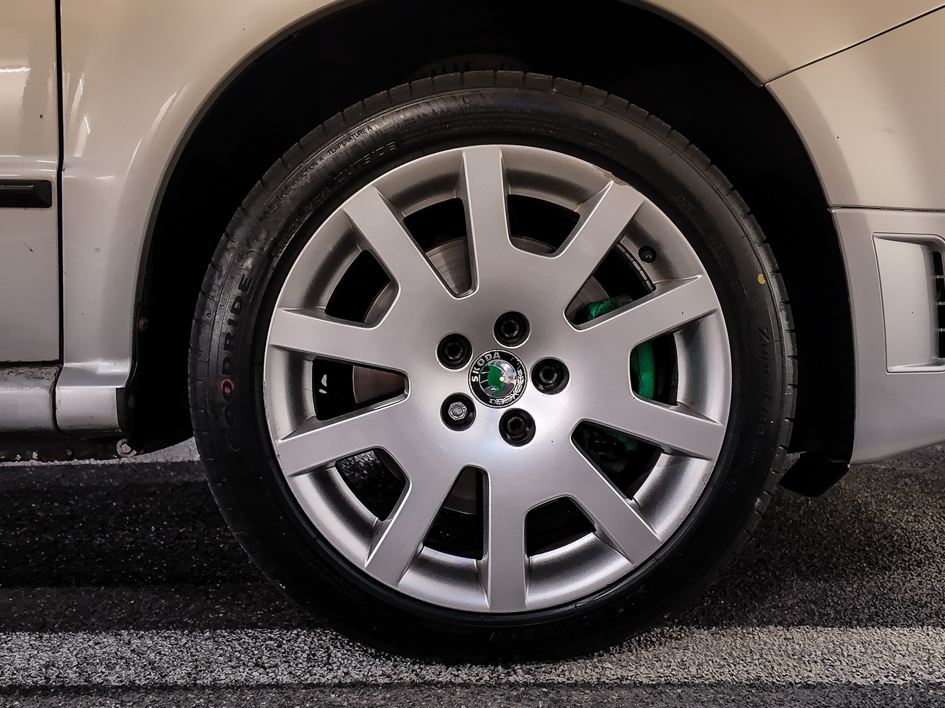 SKODA Fabia 1.9 TDI RS | ASZ | Facelift | 6-gang | Klima | 8-fach | ab Mfk |-image-7