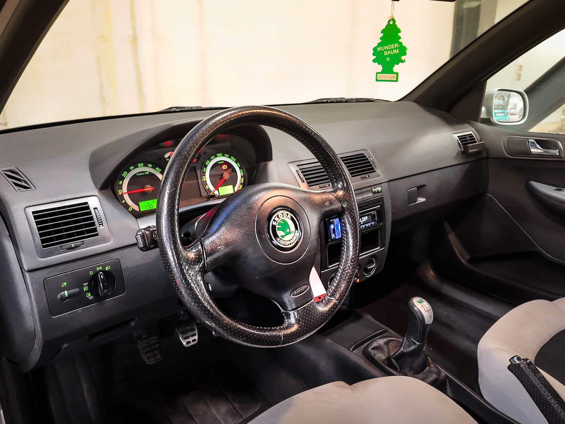 SKODA Fabia 1.9 TDI RS | ASZ | Facelift | 6-gang | Klima | 8-fach | ab Mfk |-image-11