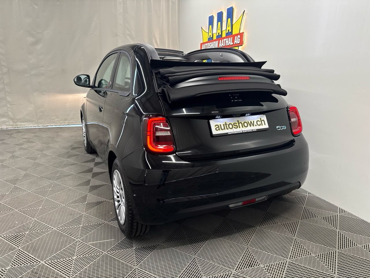 FIAT 500 C electric 87 kW Red-image-13